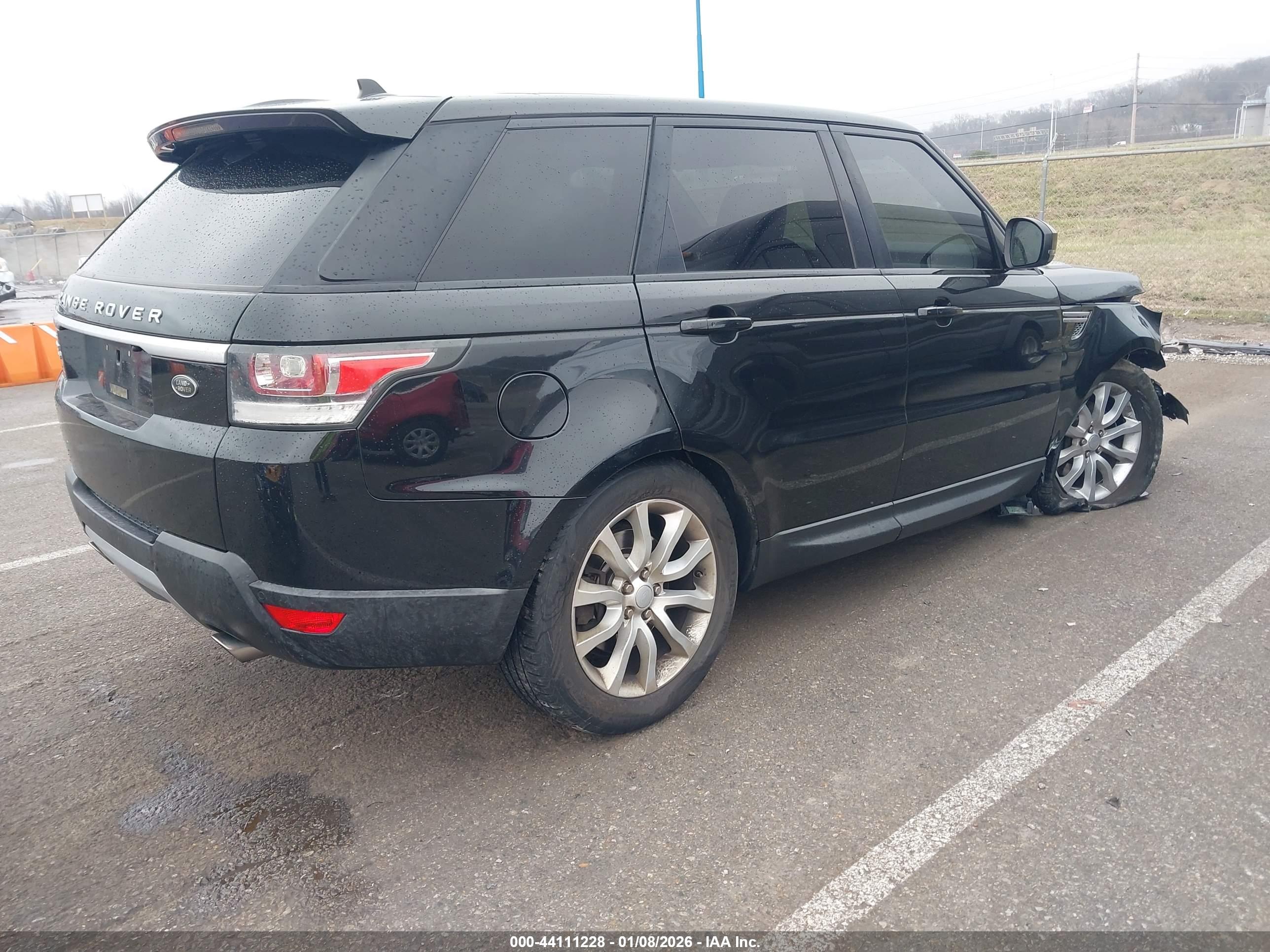 LAND ROVER image 4