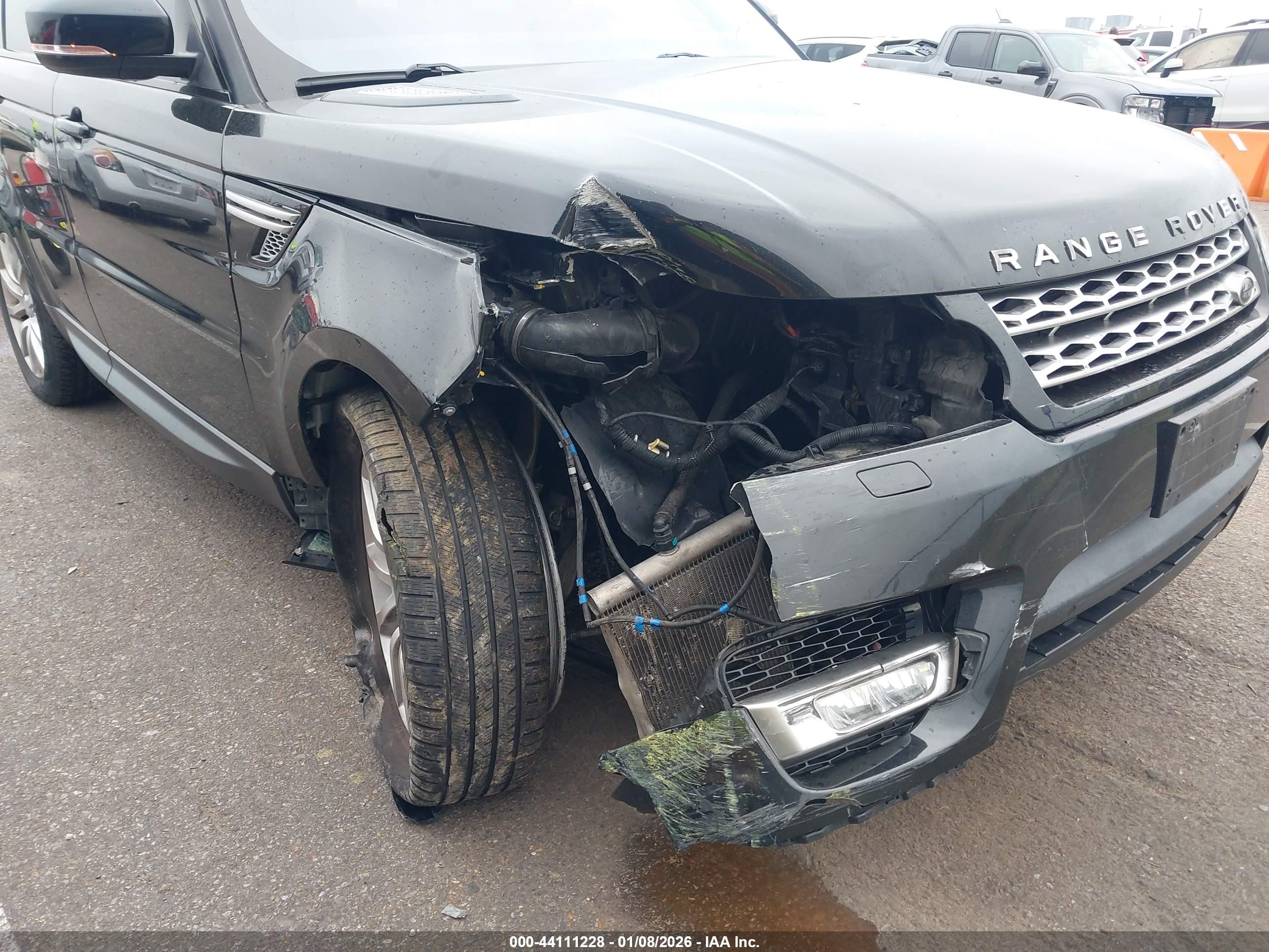 LAND ROVER image 6