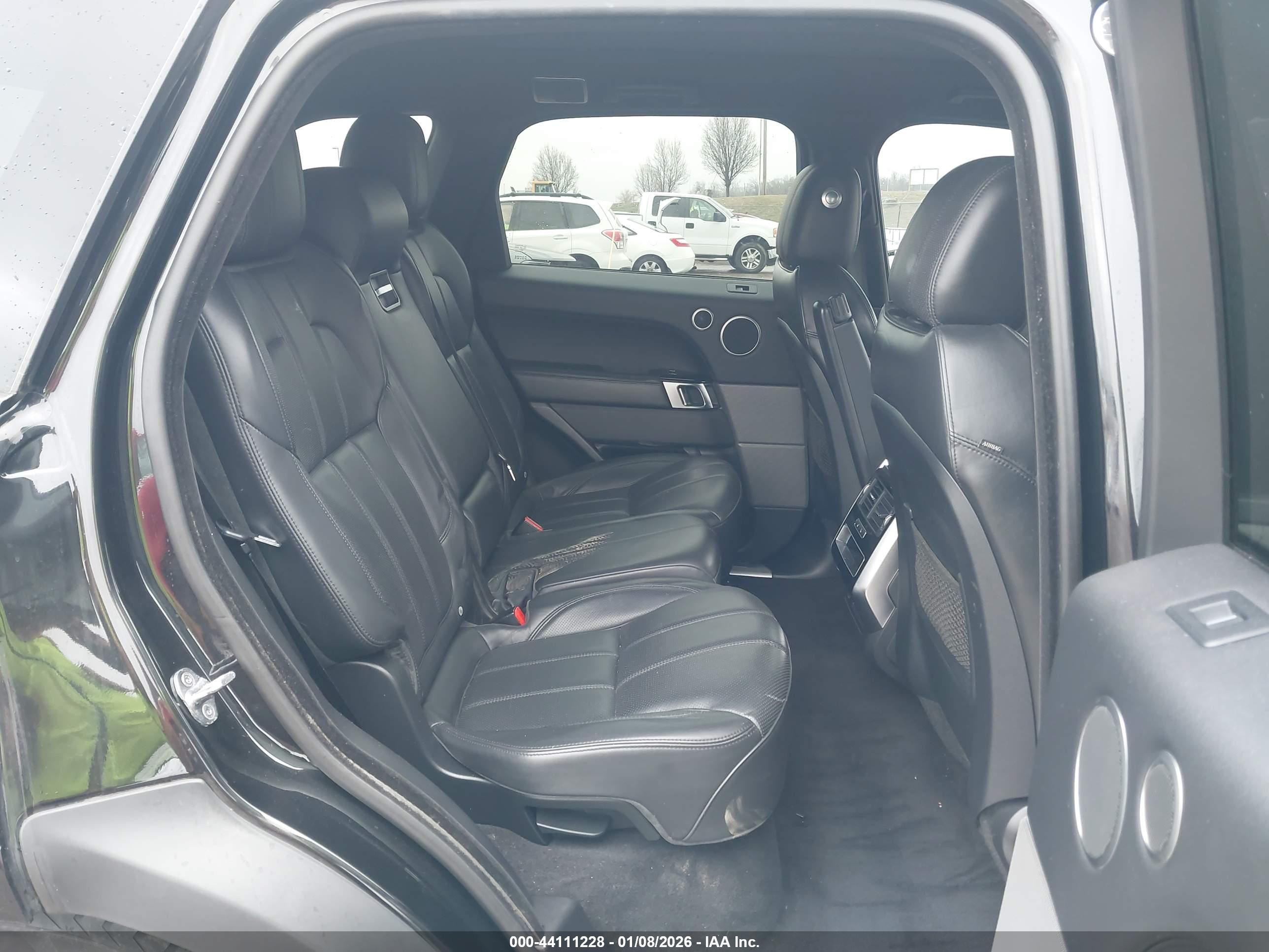 LAND ROVER image 8
