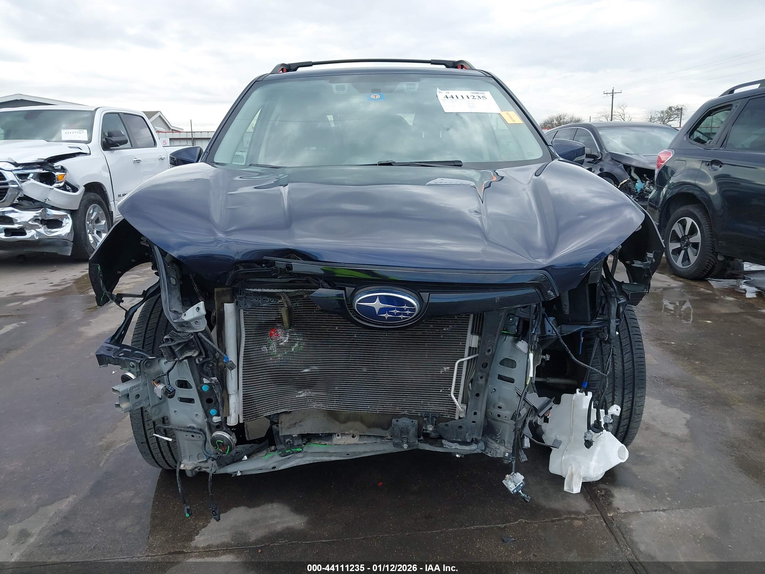 SUBARU FORESTER image 6