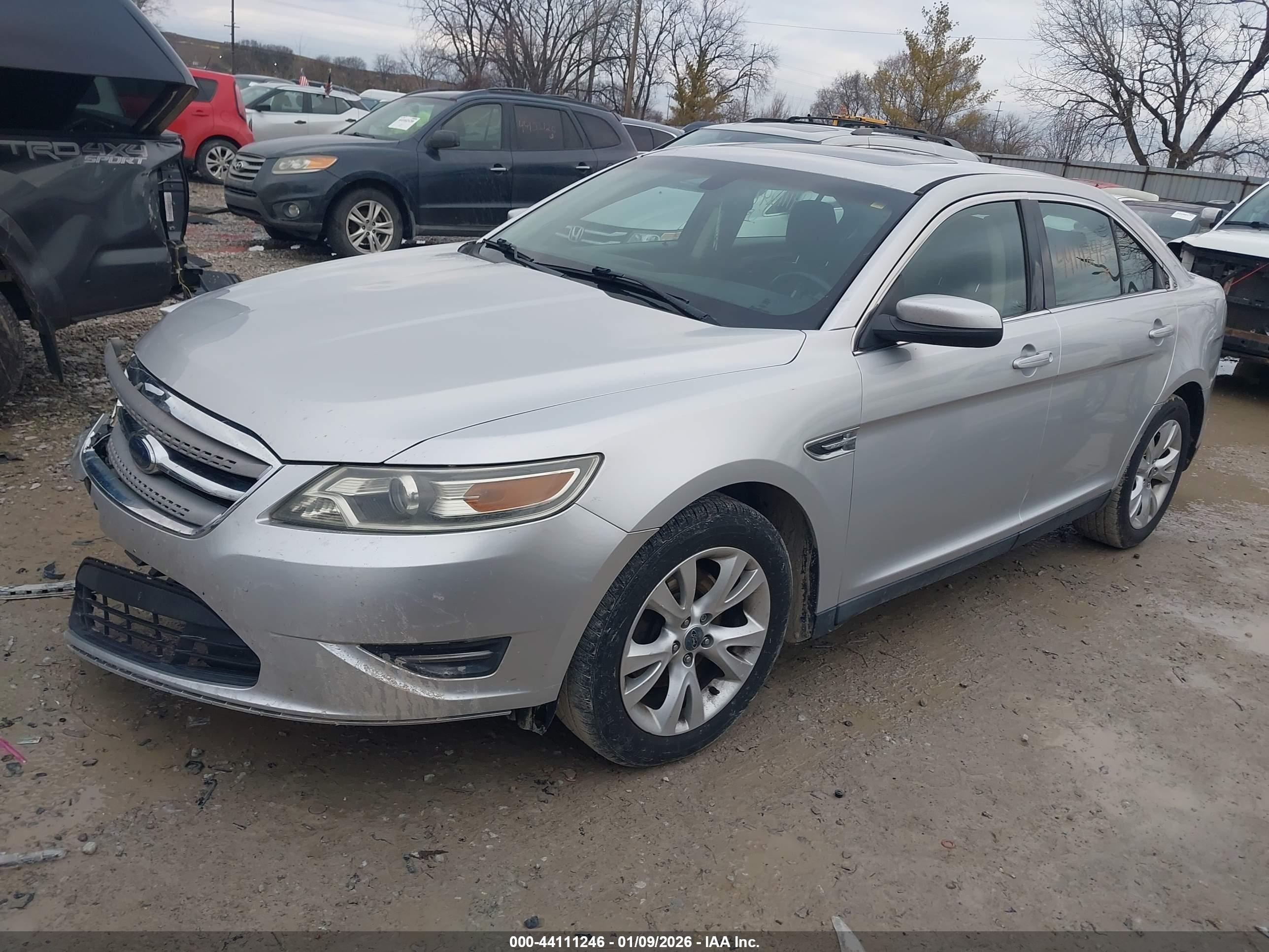FORD TAURUS image 2
