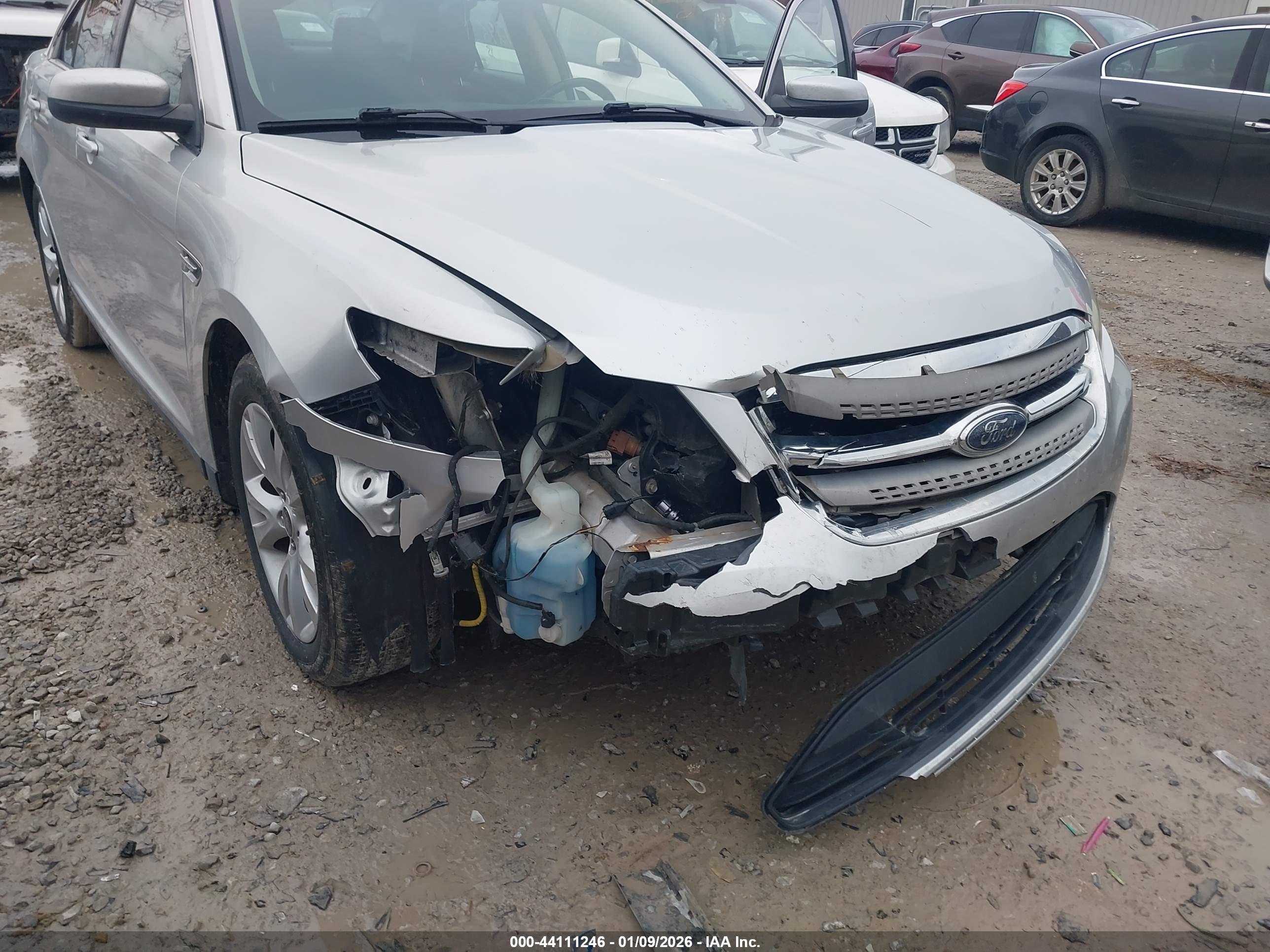 FORD TAURUS image 6