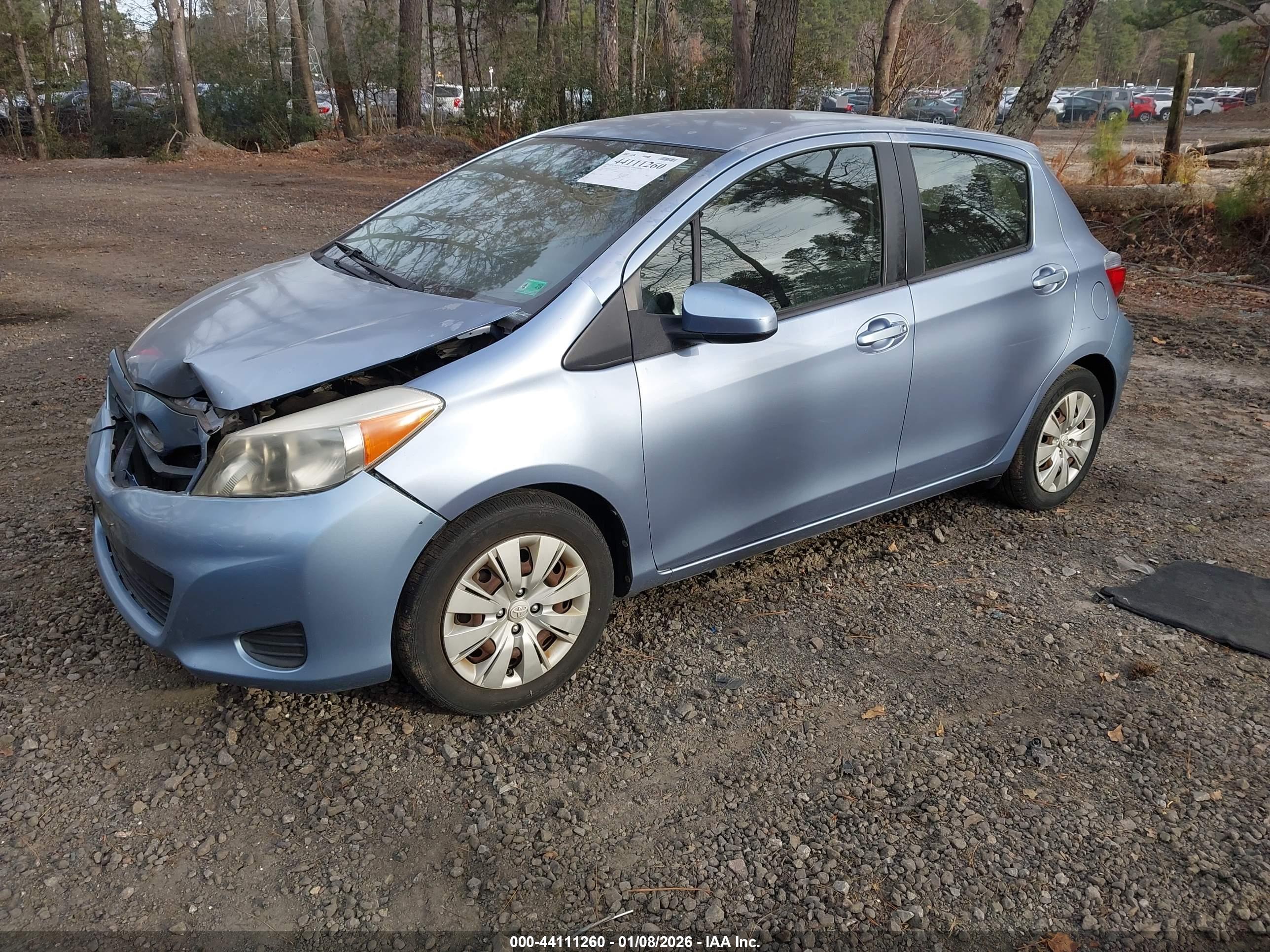 TOYOTA YARIS image 2