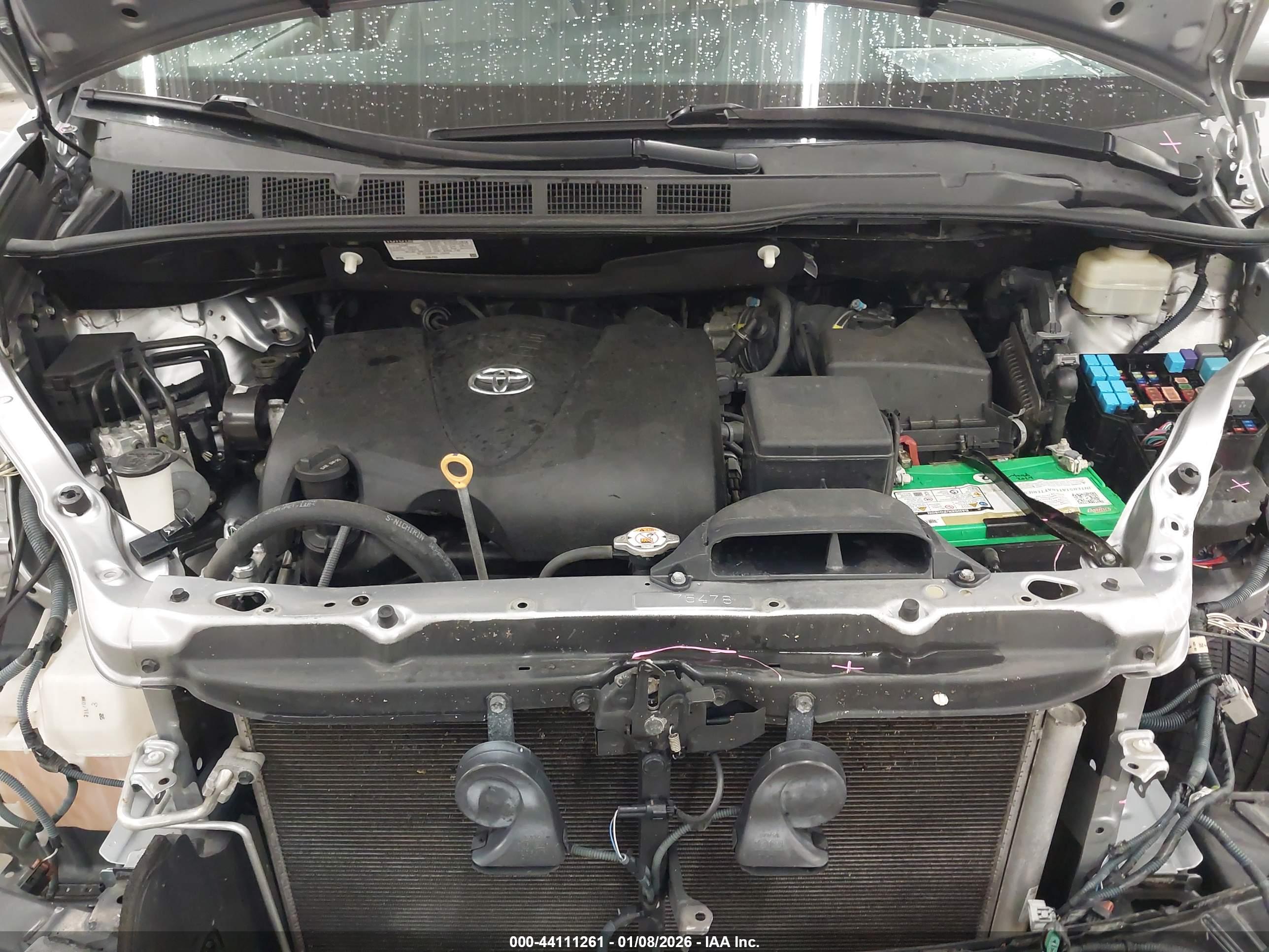 TOYOTA SIENNA image 10