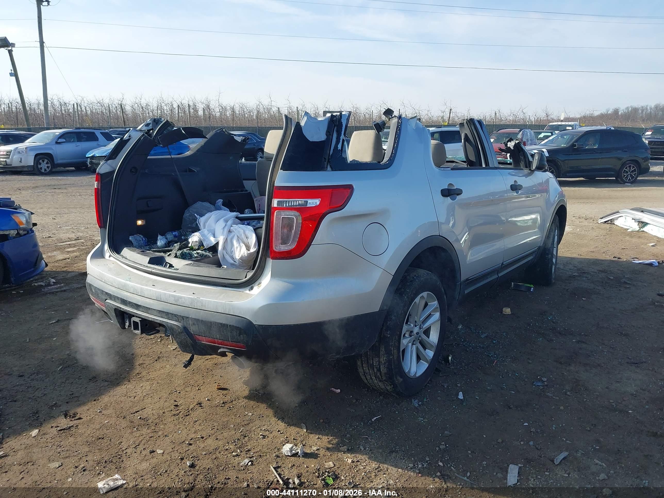 FORD EXPLORER image 4