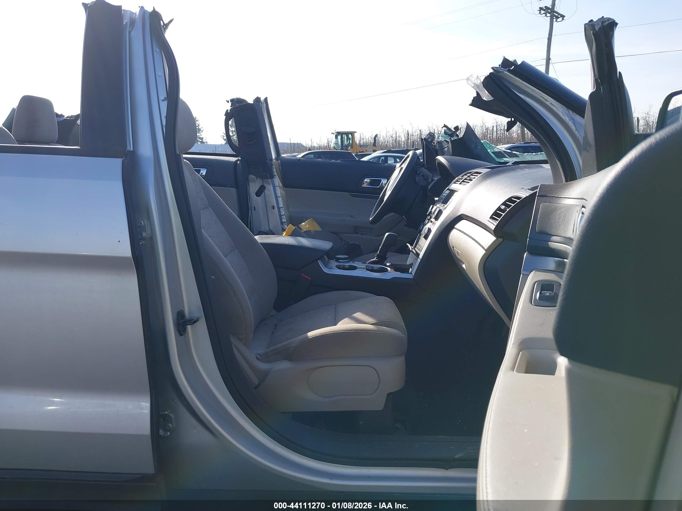 FORD EXPLORER image 5