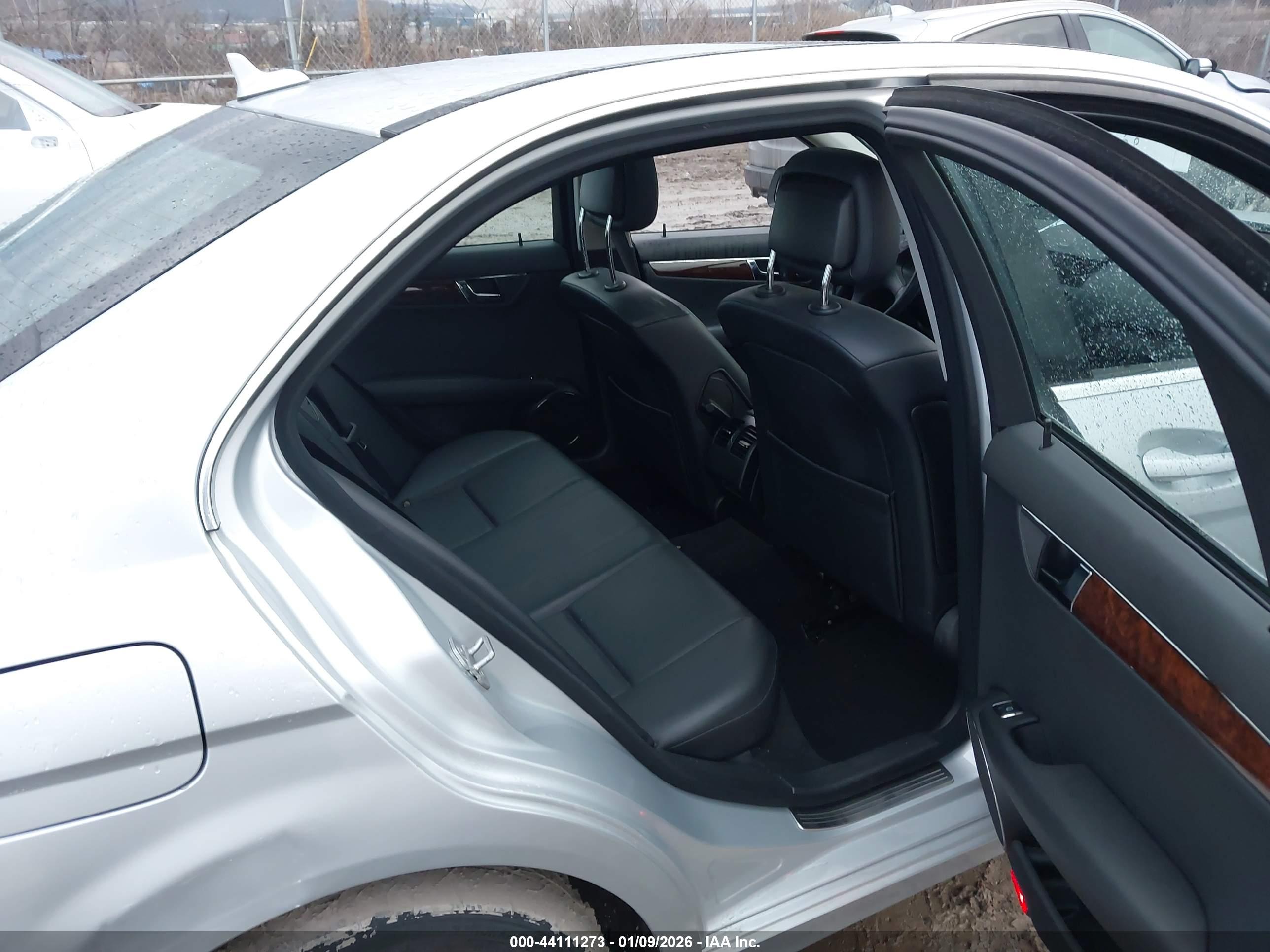 MERCEDES-BENZ C image 8