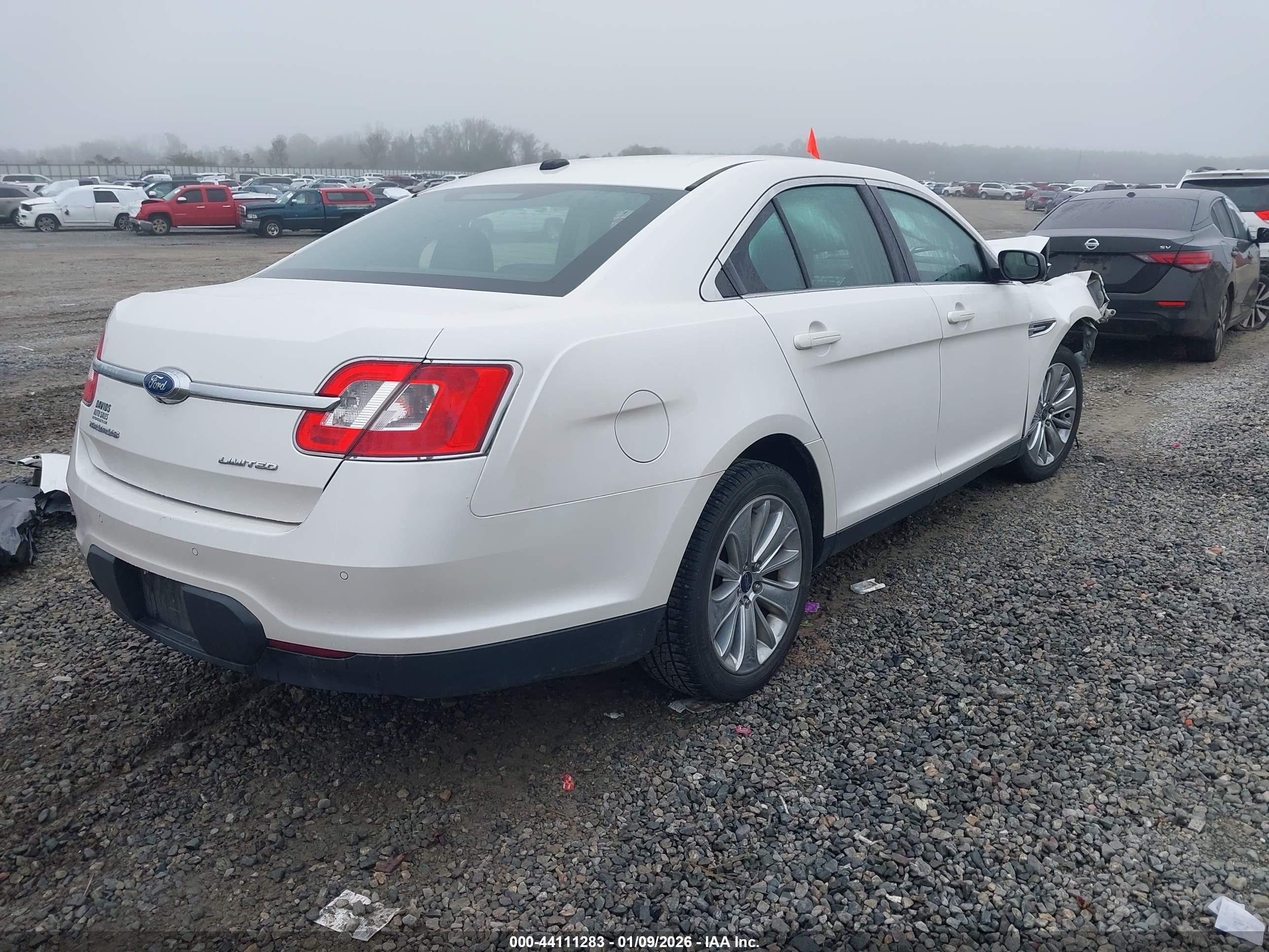 FORD TAURUS image 4
