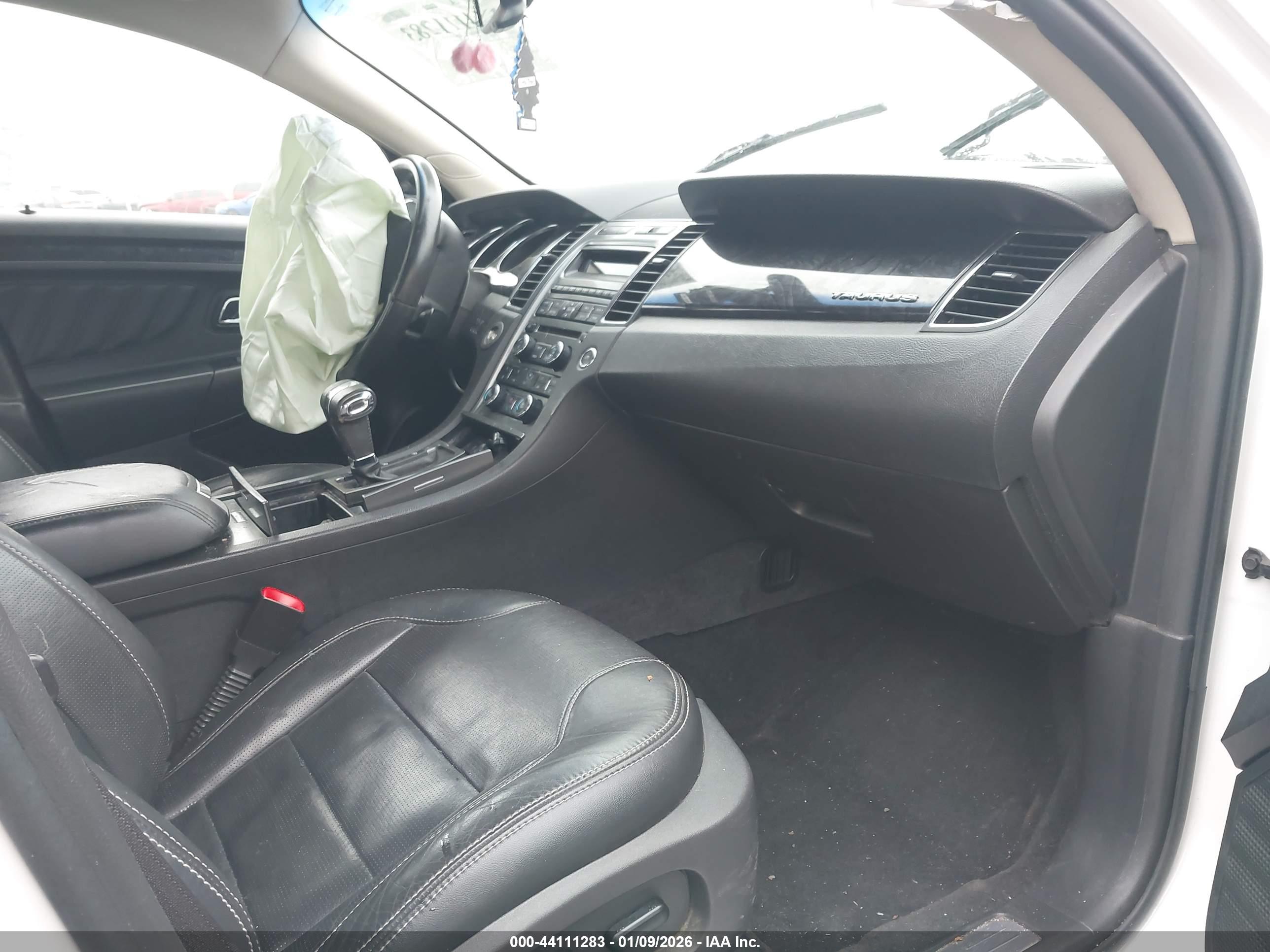 FORD TAURUS image 5