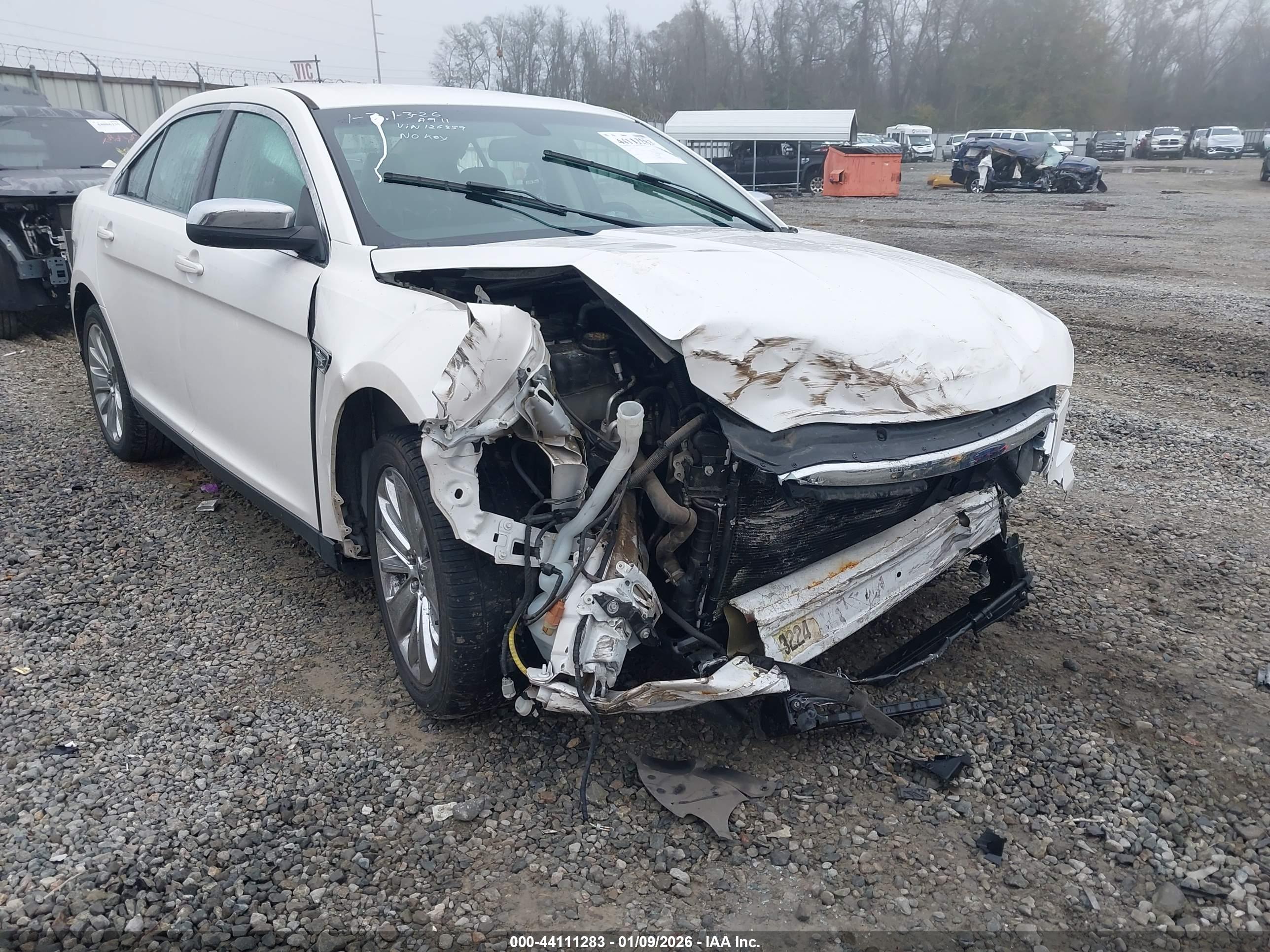 FORD TAURUS image 6