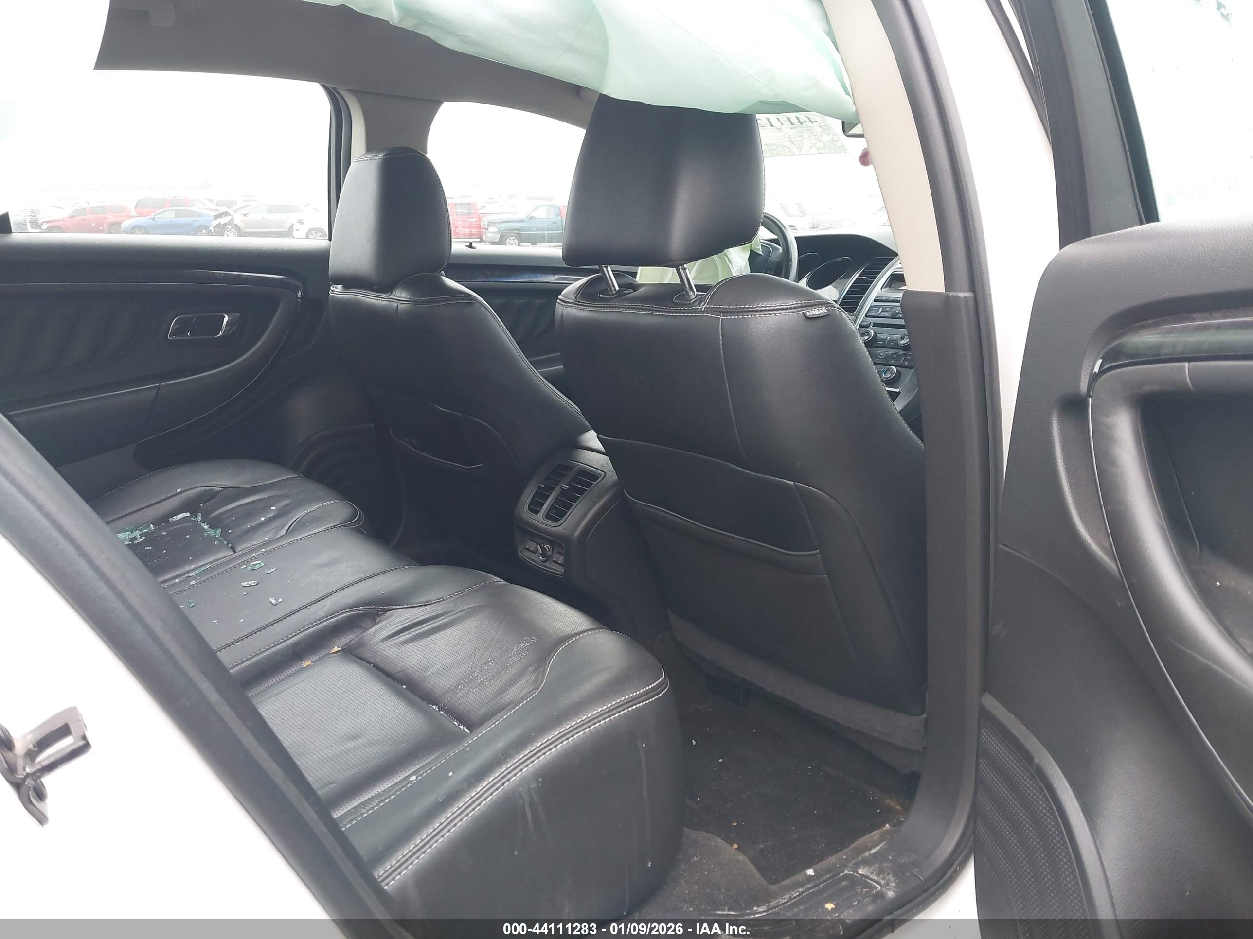 FORD TAURUS image 8
