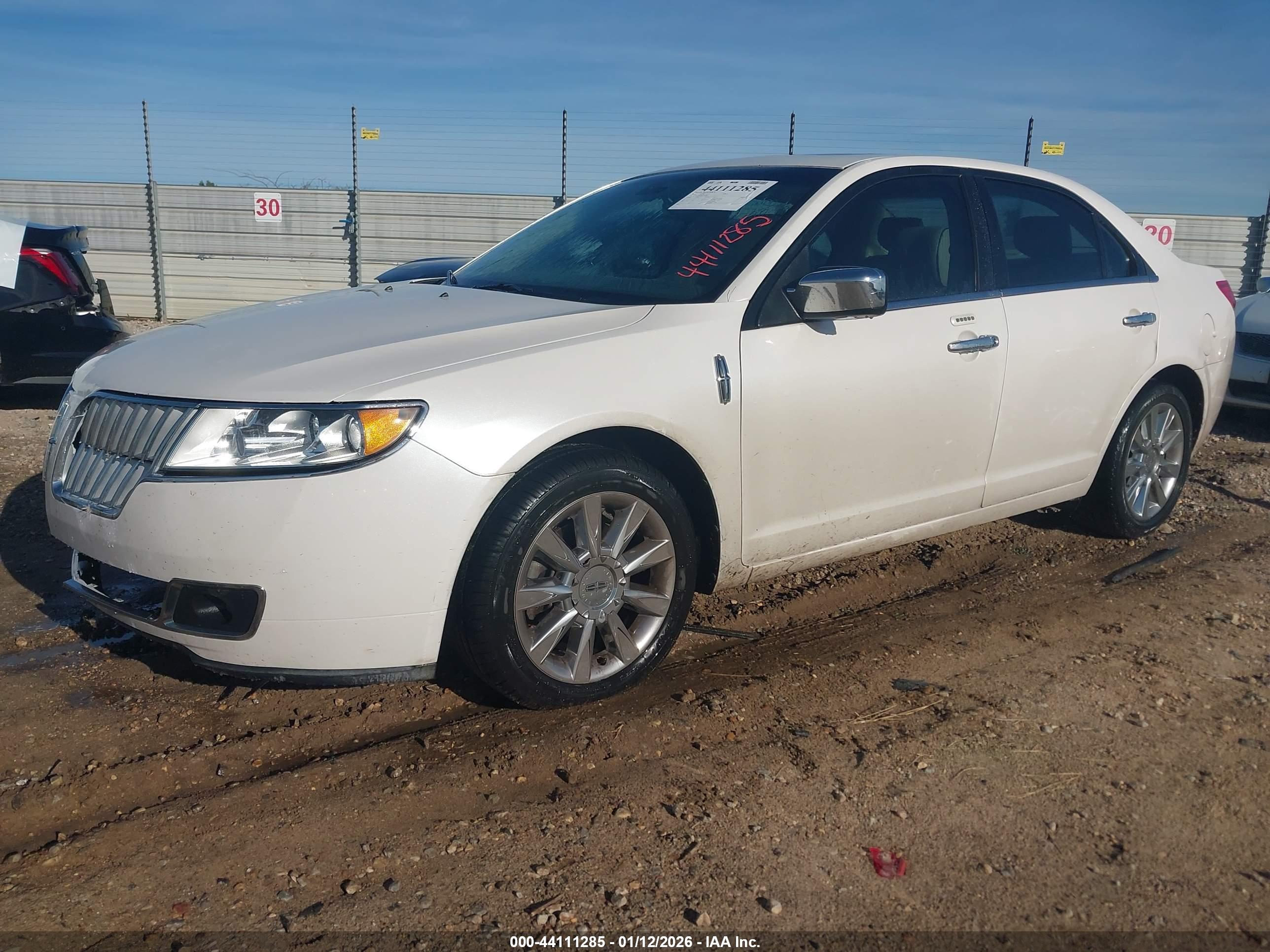 LINCOLN MKZ image 2