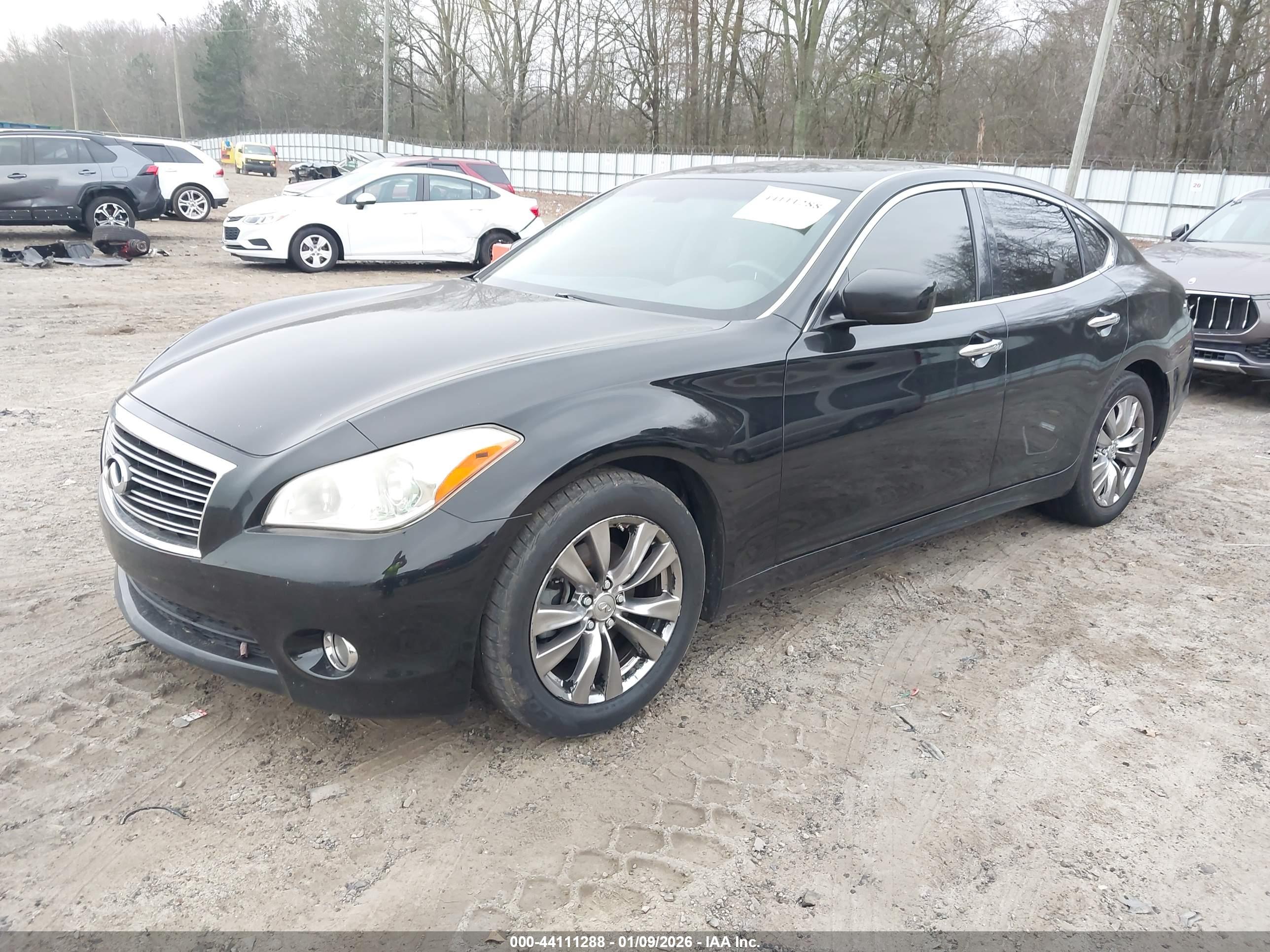 INFINITI M37 image 2
