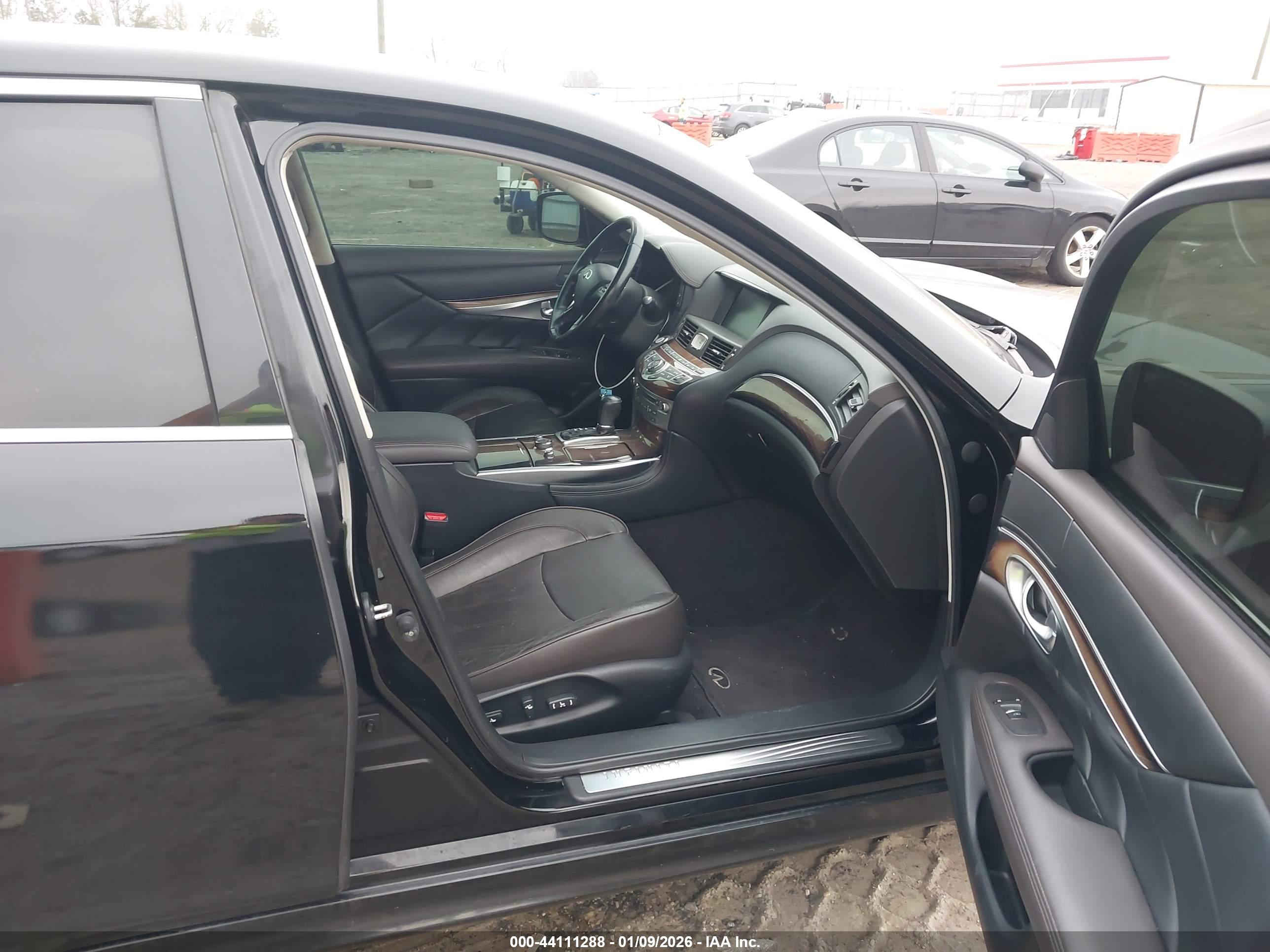 INFINITI M37 image 5