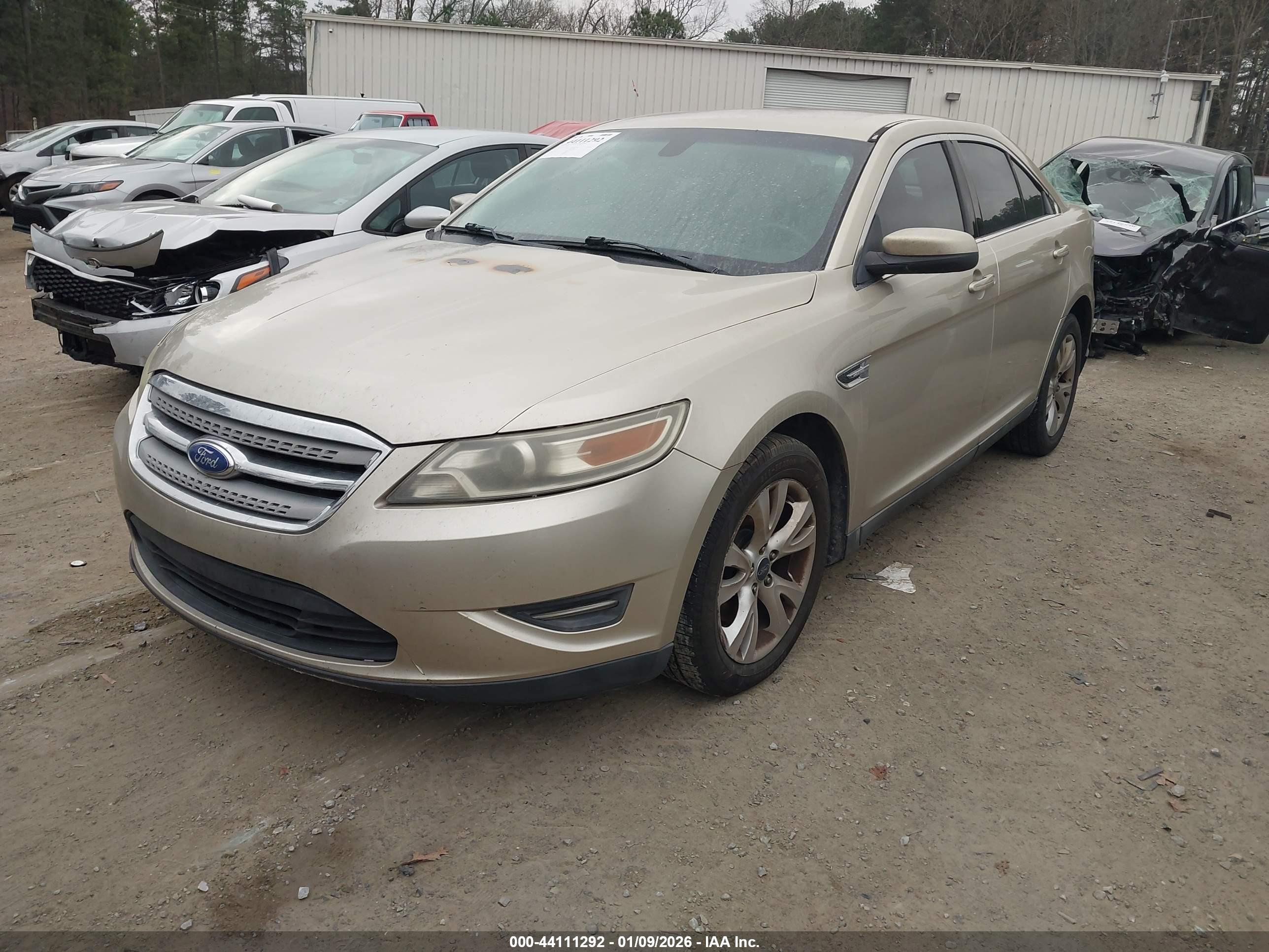 FORD TAURUS image 2