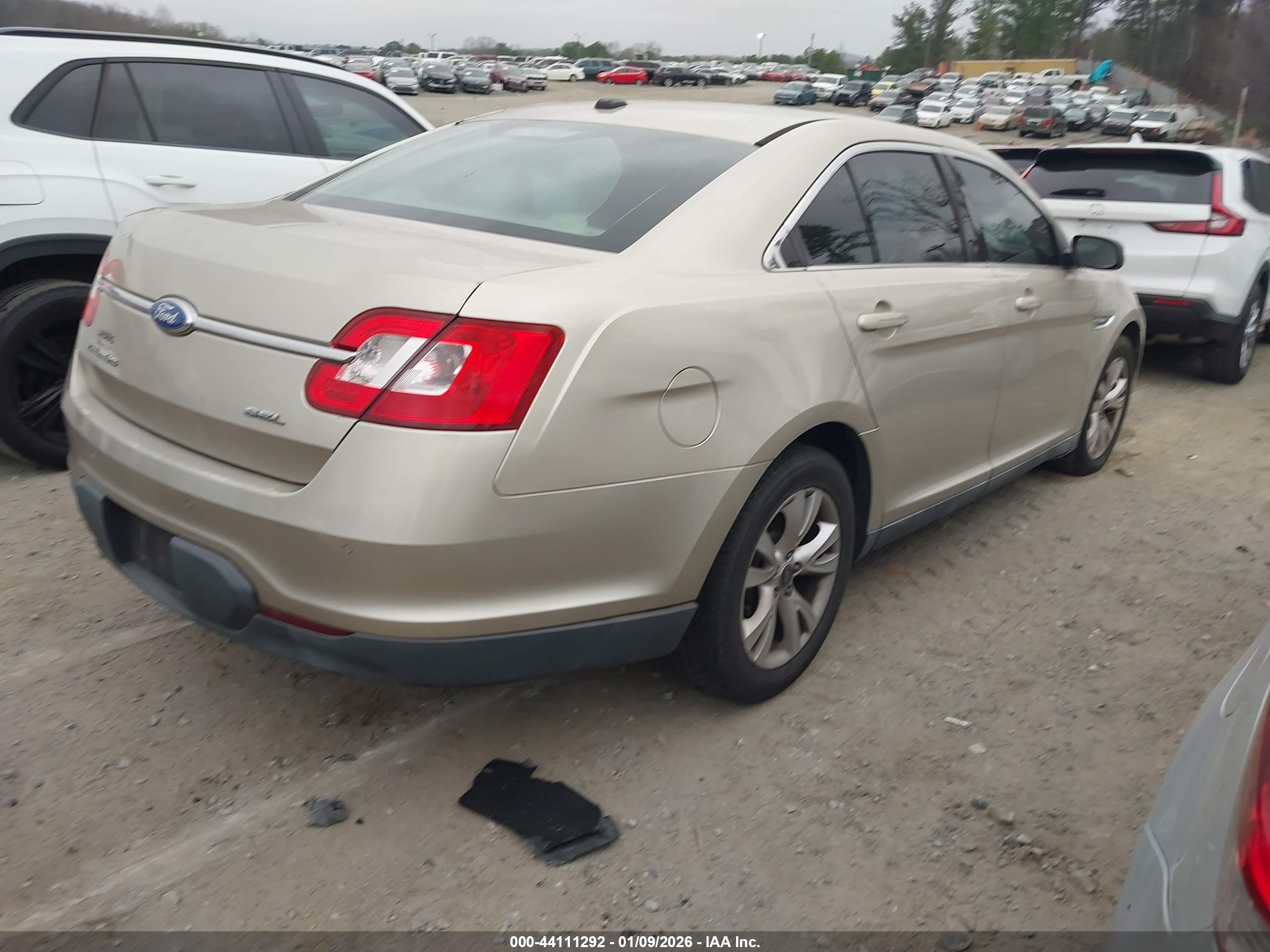 FORD TAURUS image 4