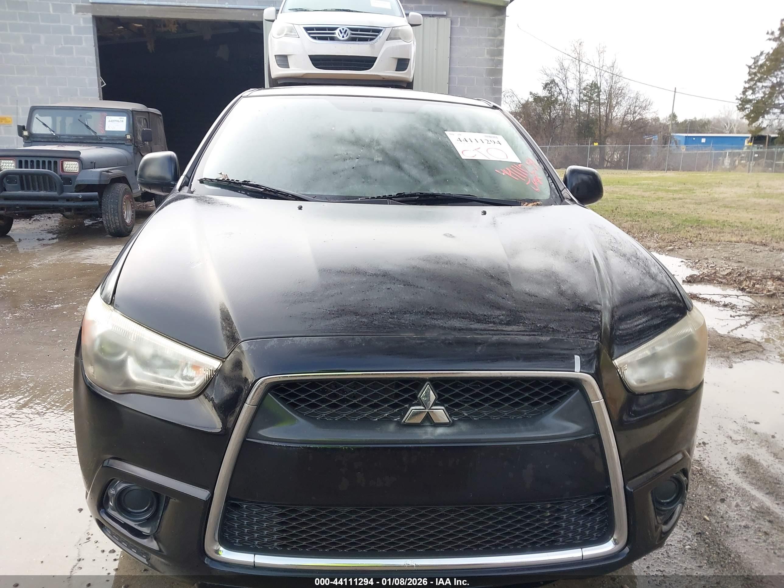 MITSUBISHI OUTLANDER image 6