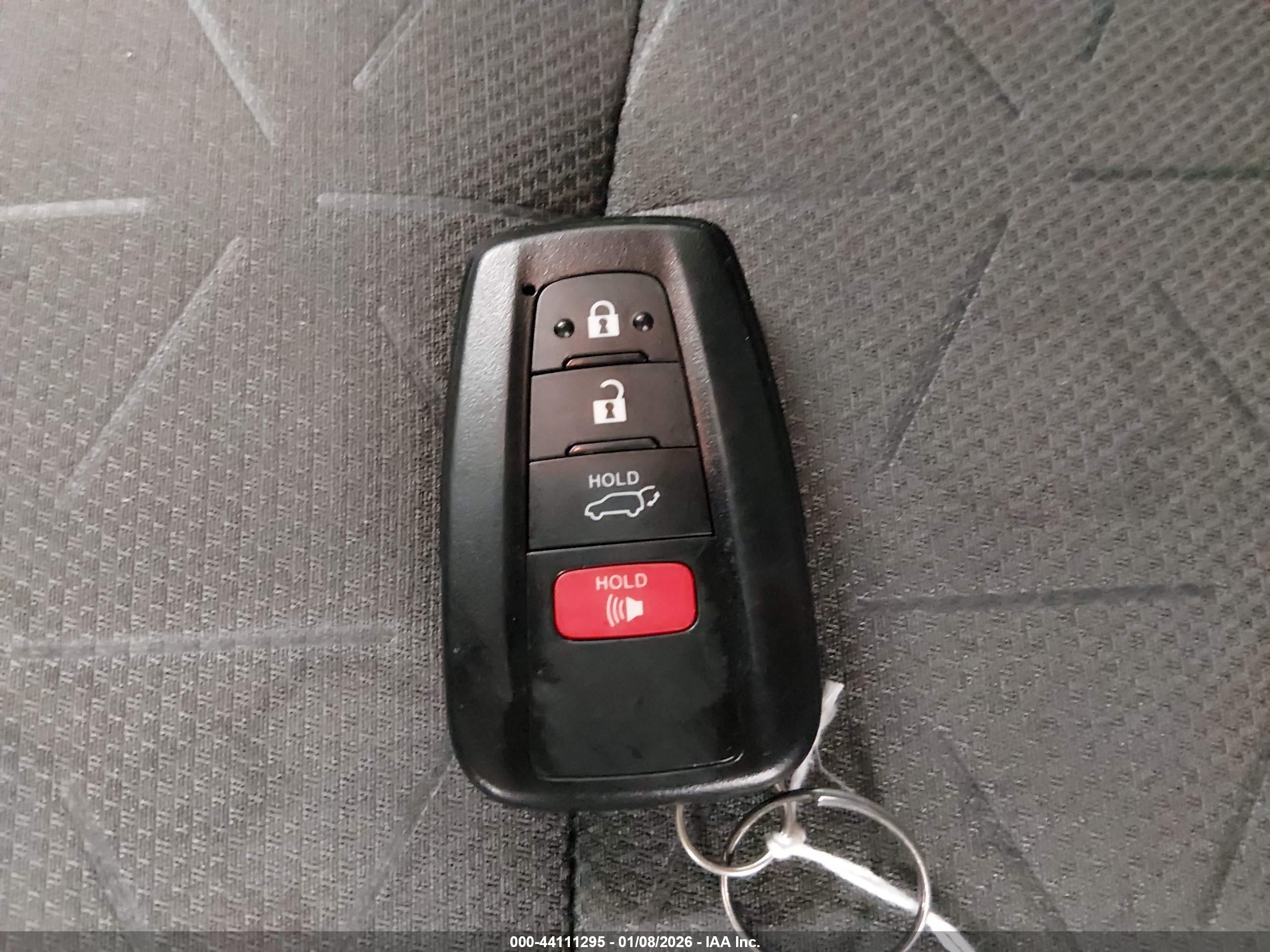 TOYOTA RAV4 image 11