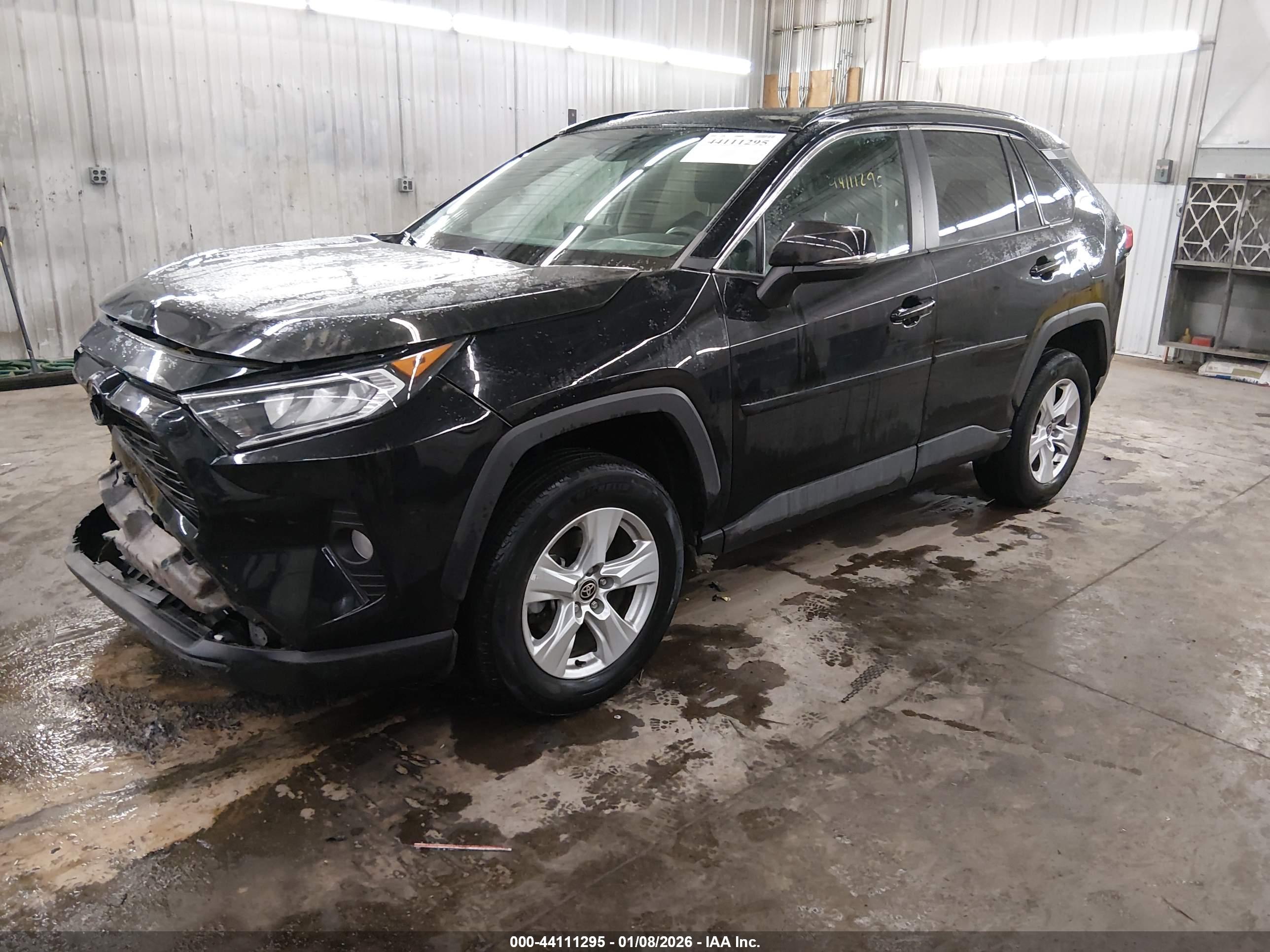 TOYOTA RAV4 image 2