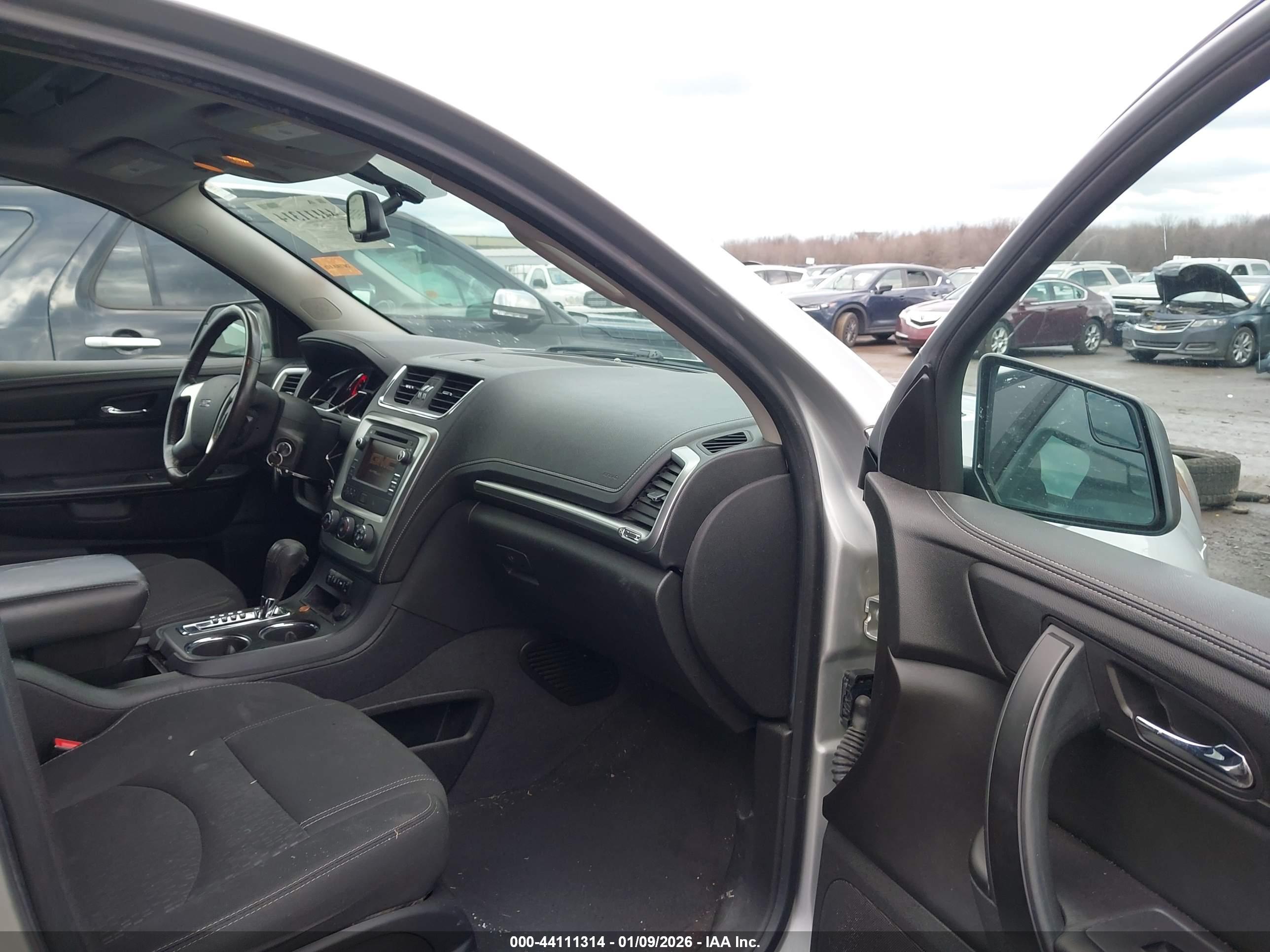 GMC ACADIA image 5