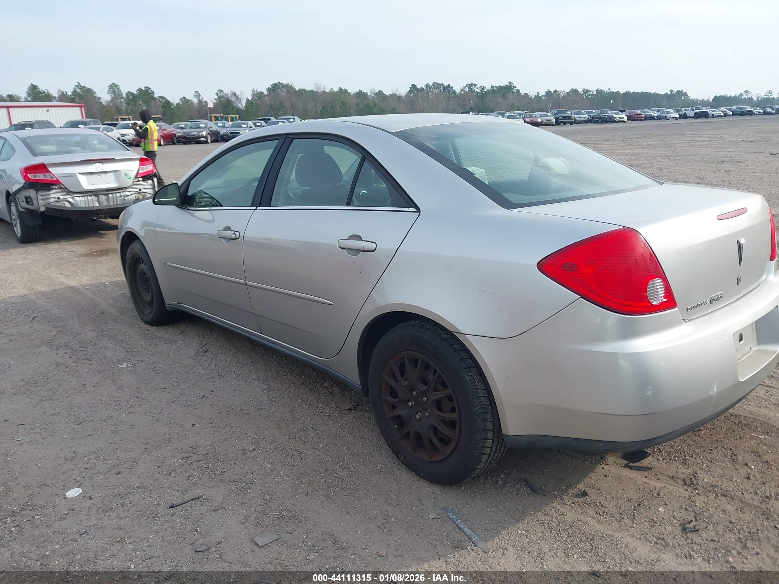 PONTIAC G6 image 3