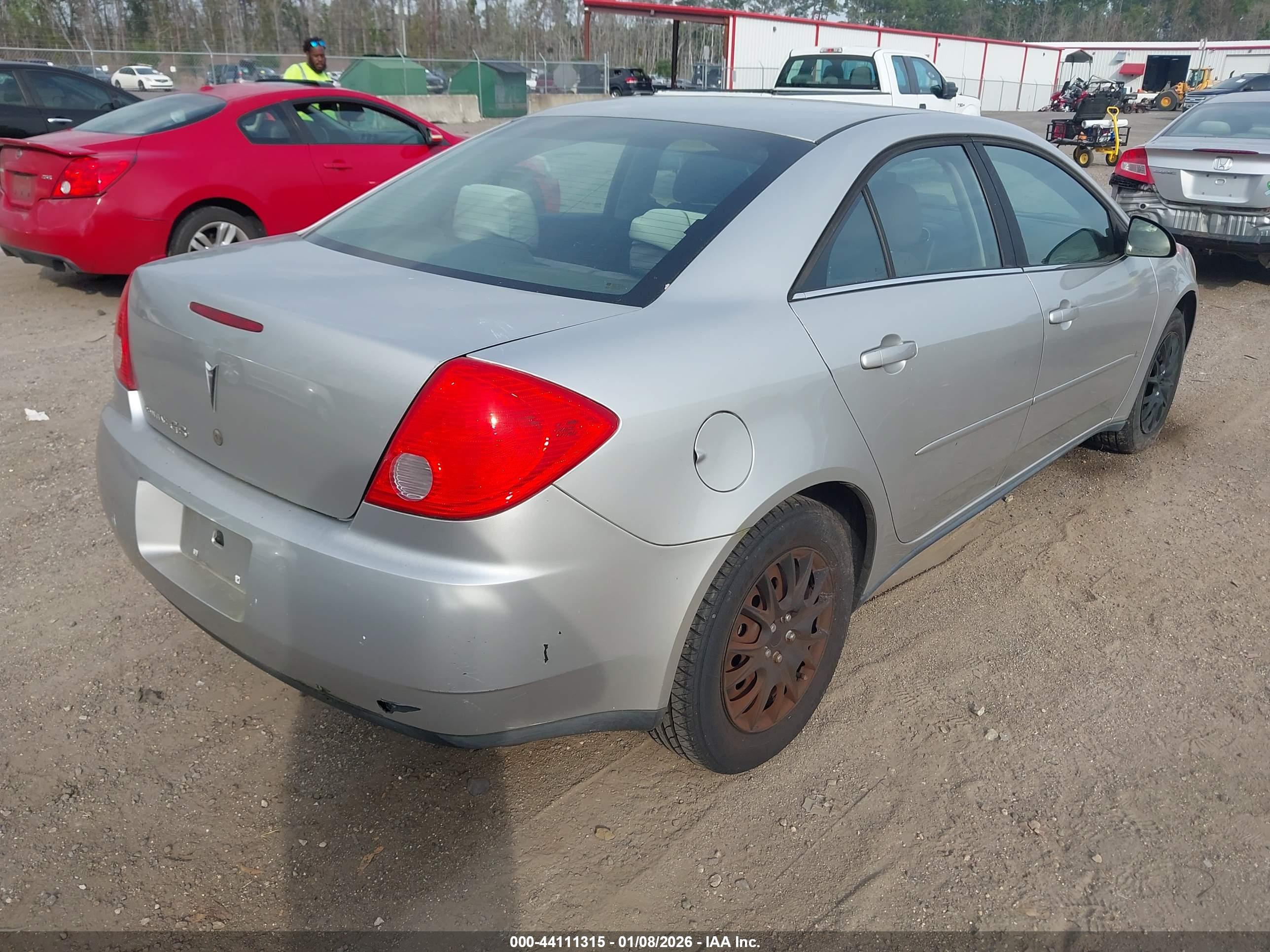 PONTIAC G6 image 4