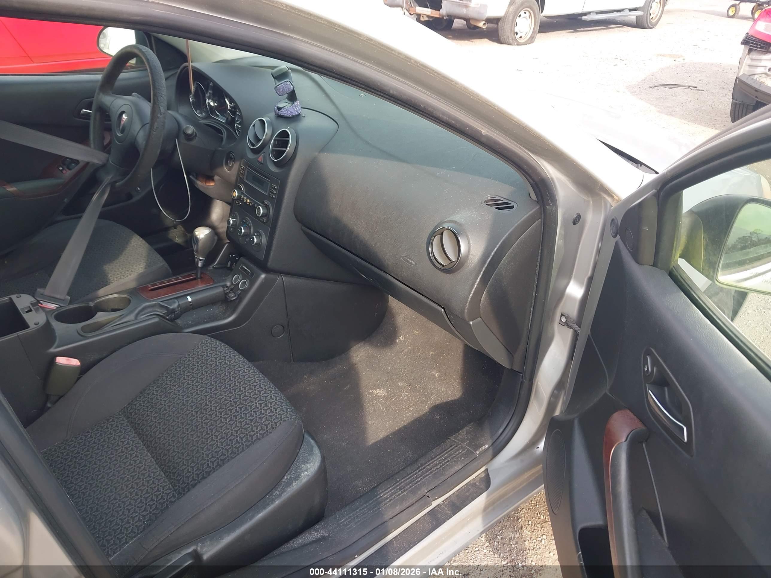 PONTIAC G6 image 5