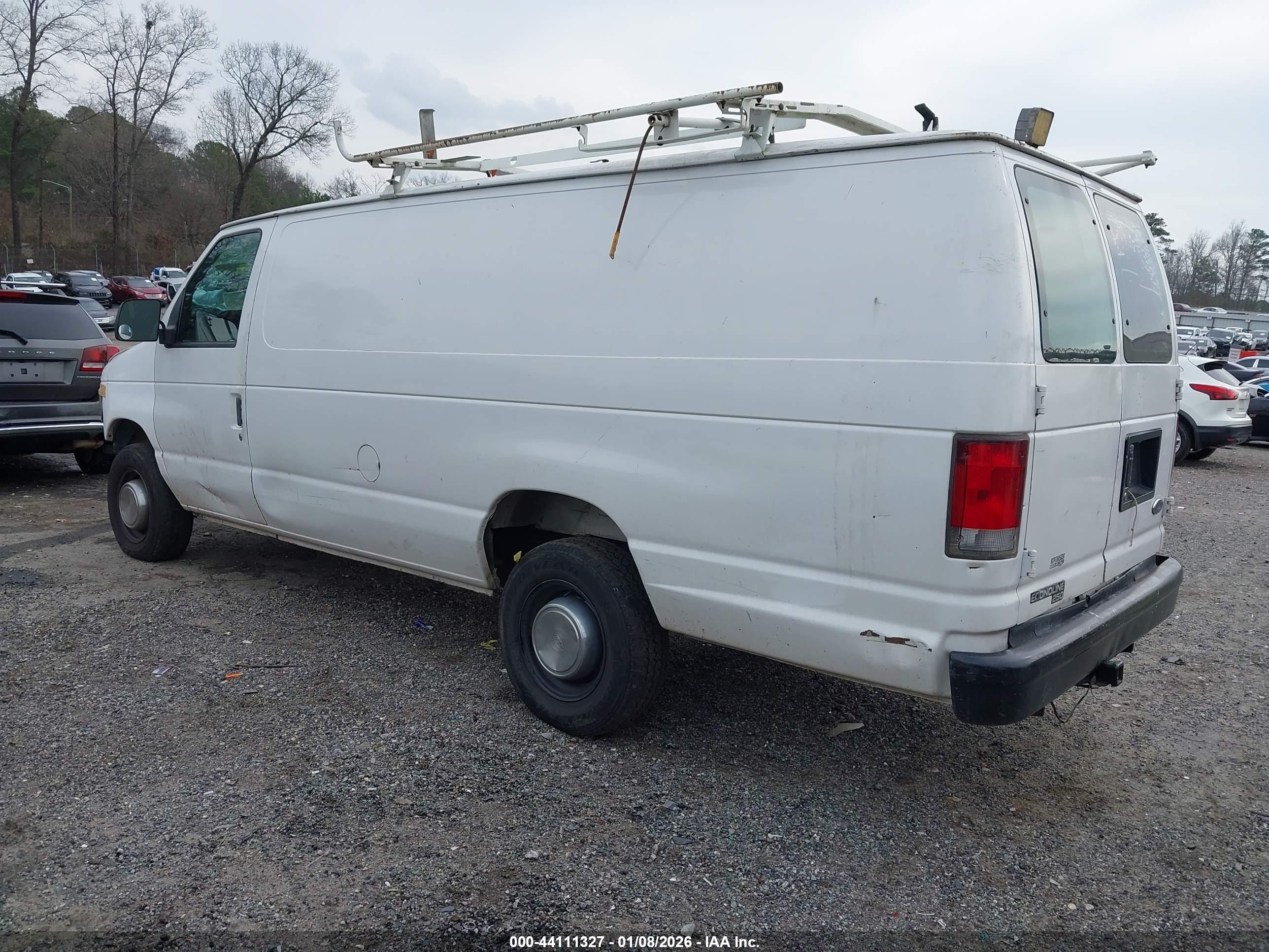 FORD E-250 image 3