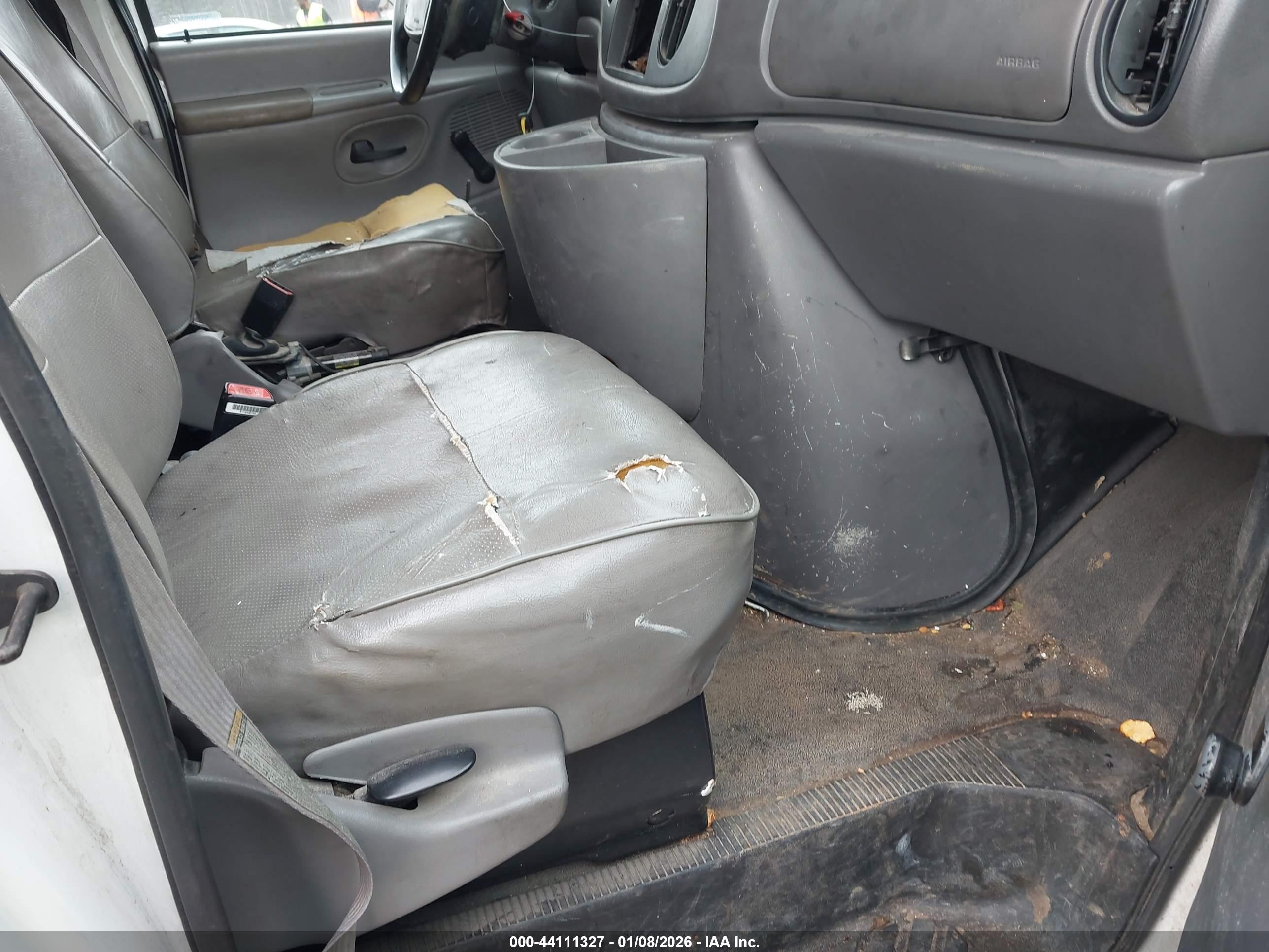FORD E-250 image 8