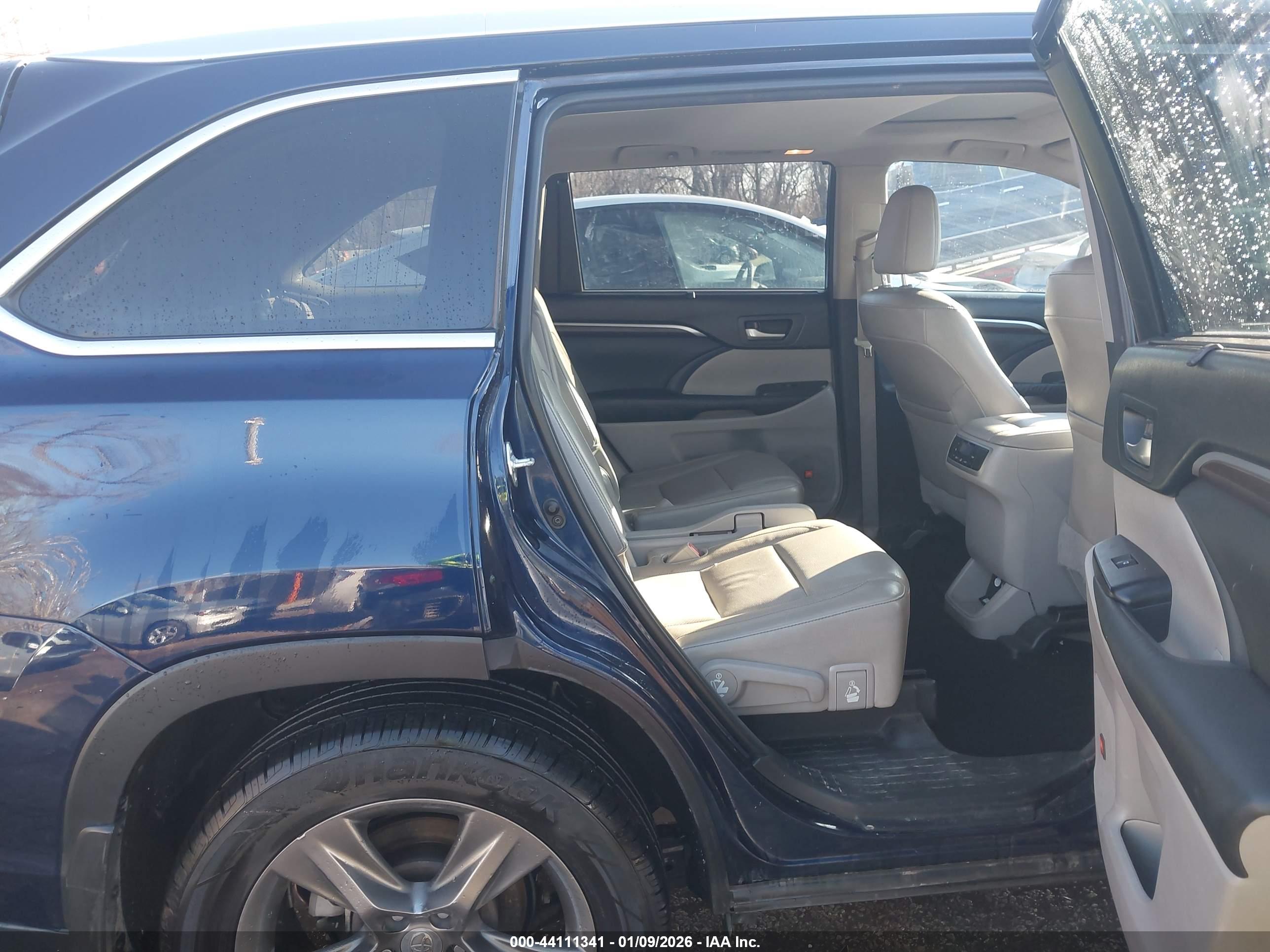 TOYOTA HIGHLANDER image 8