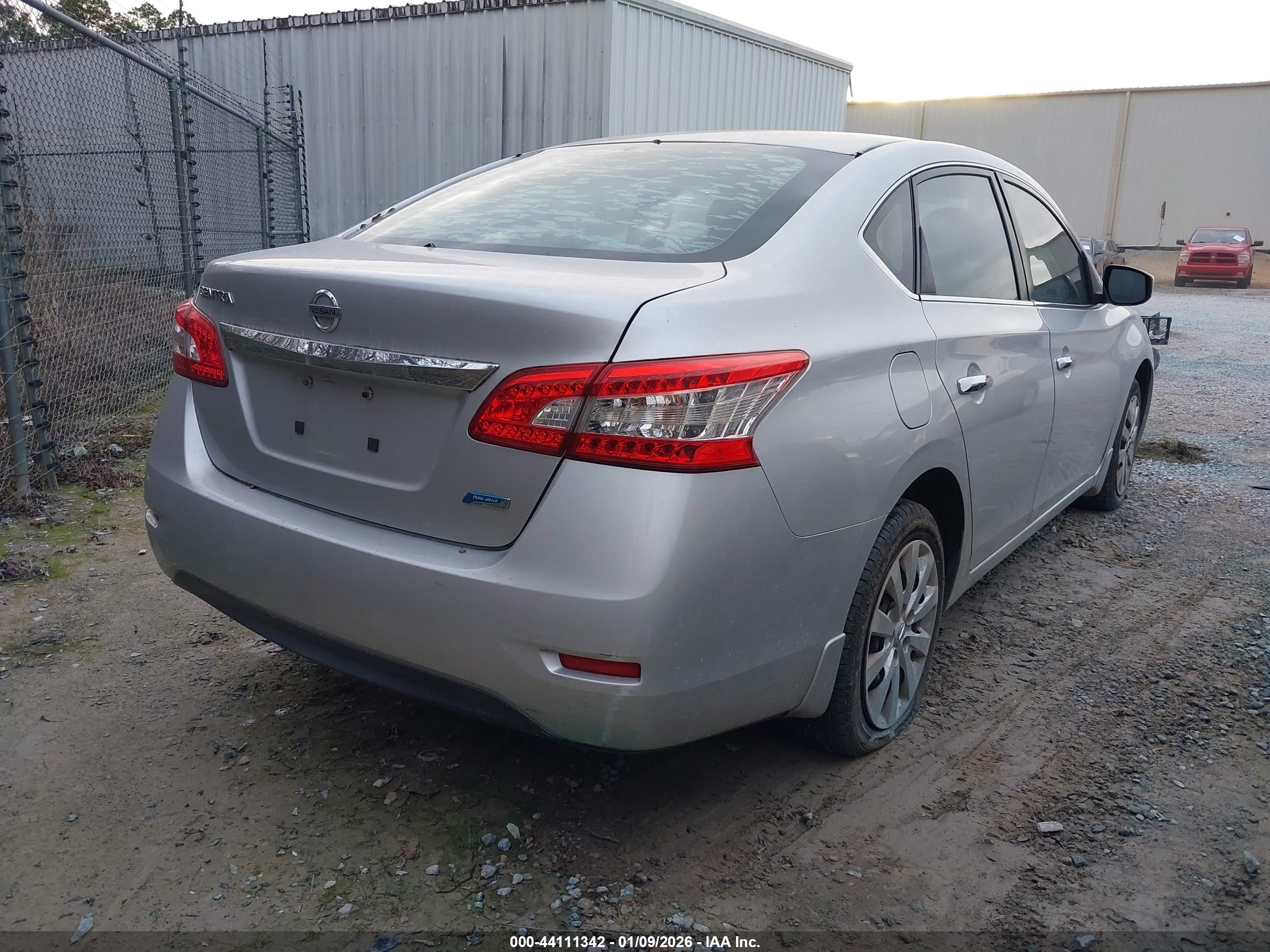 NISSAN SENTRA image 4