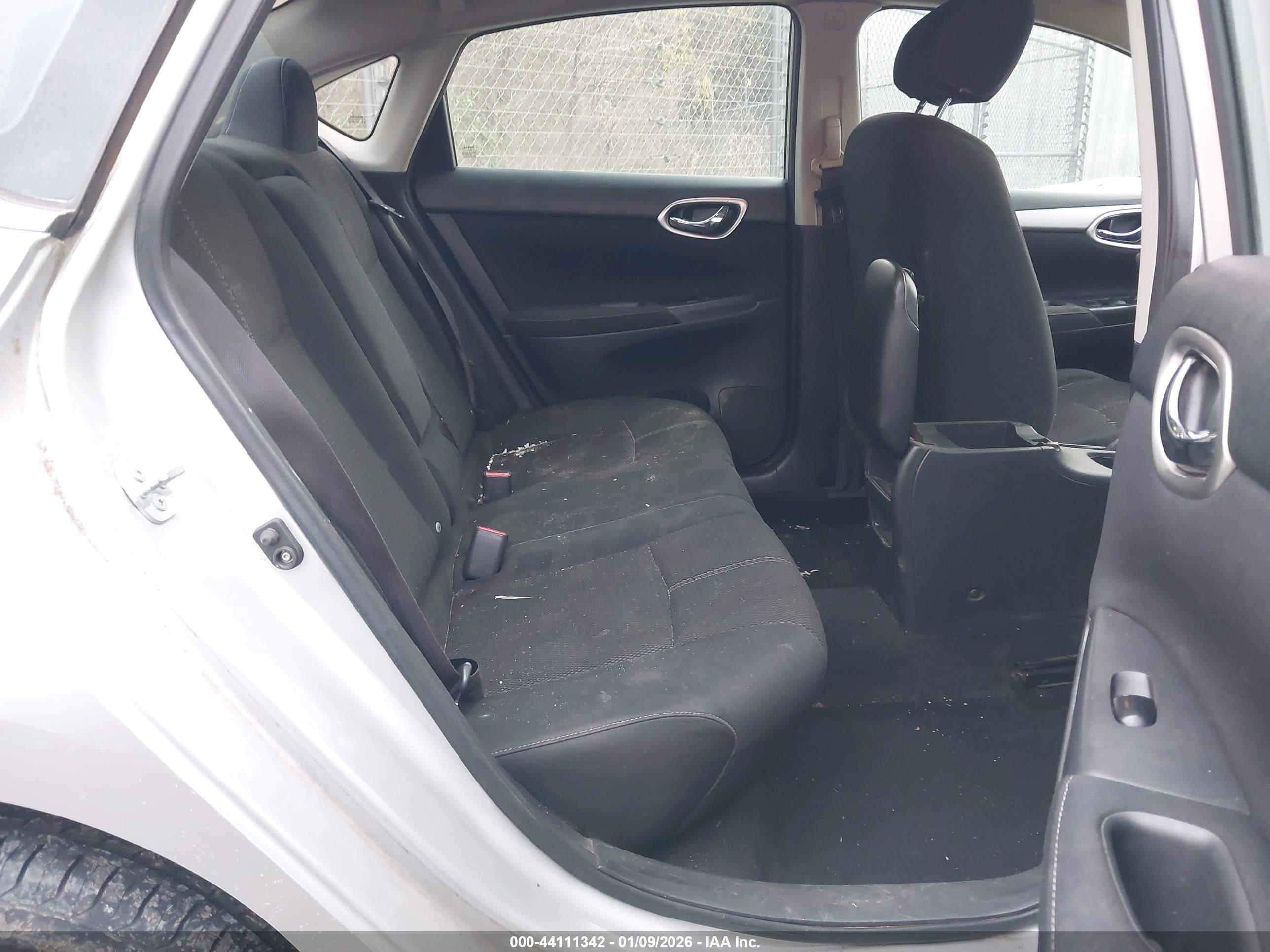 NISSAN SENTRA image 8