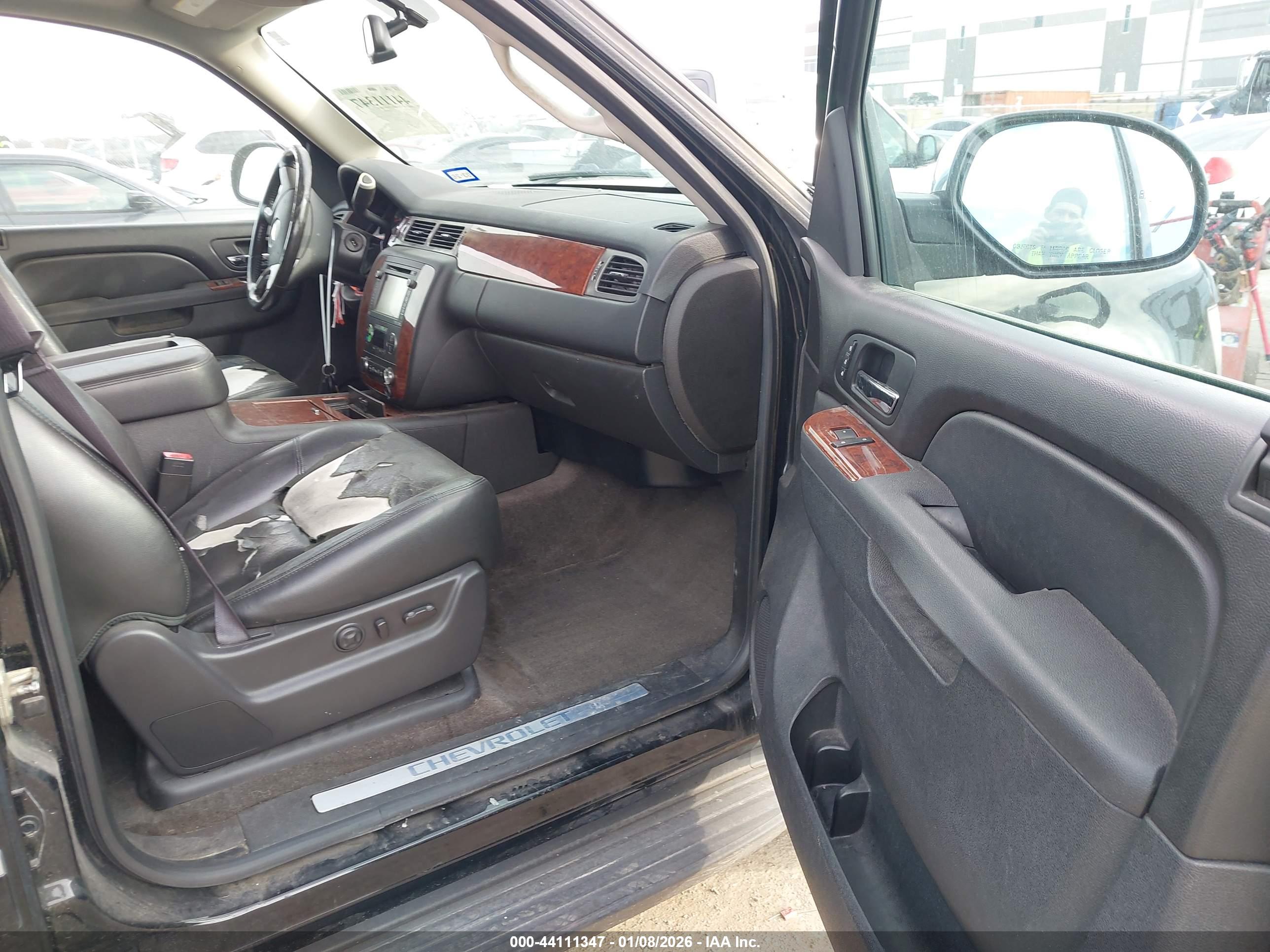 CHEVROLET TAHOE image 5