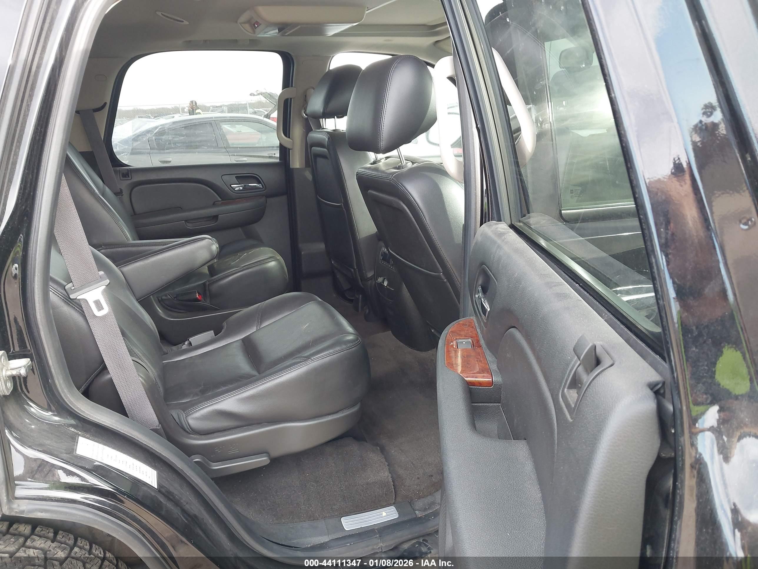 CHEVROLET TAHOE image 8
