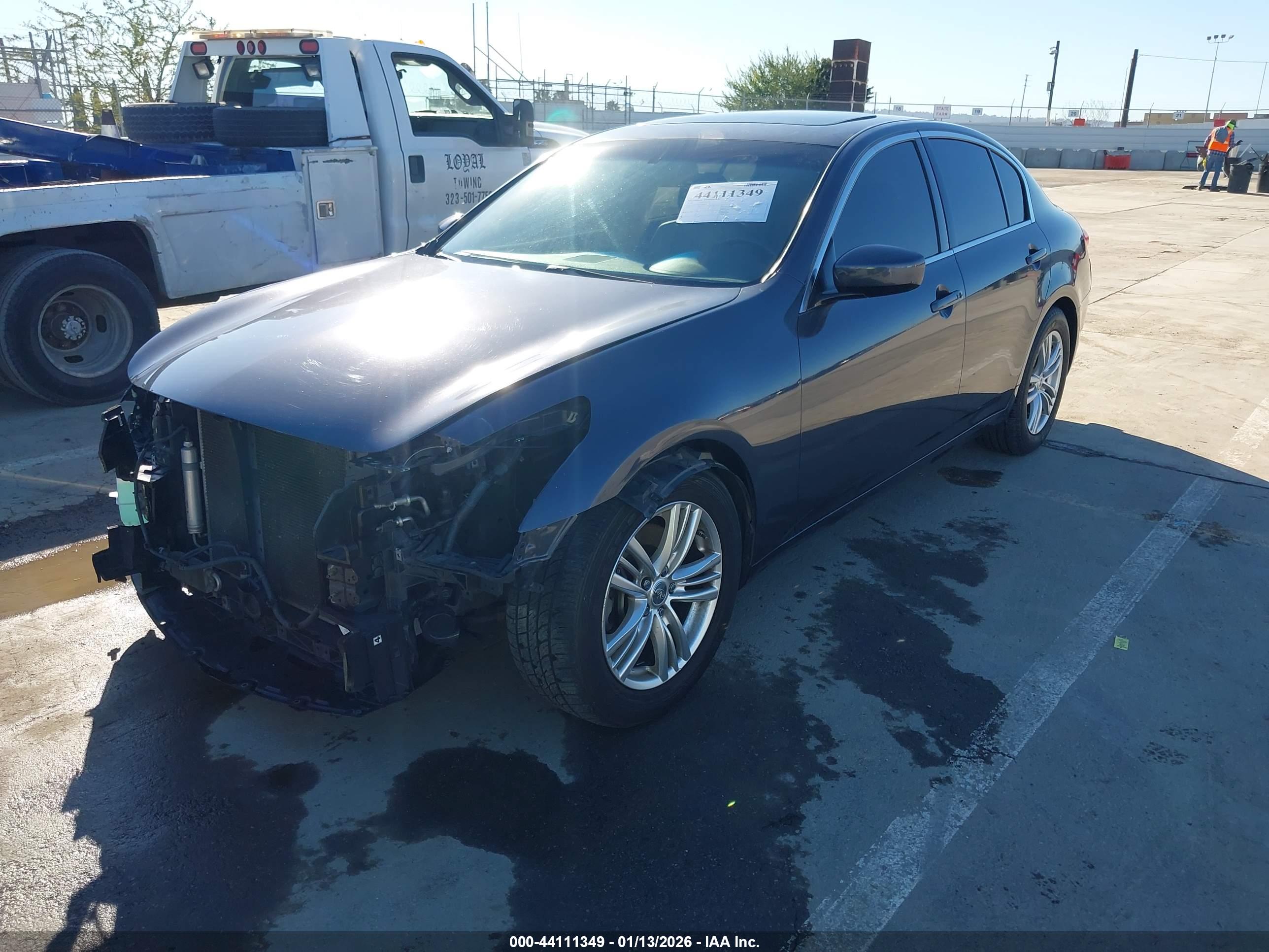 INFINITI G37 image 2