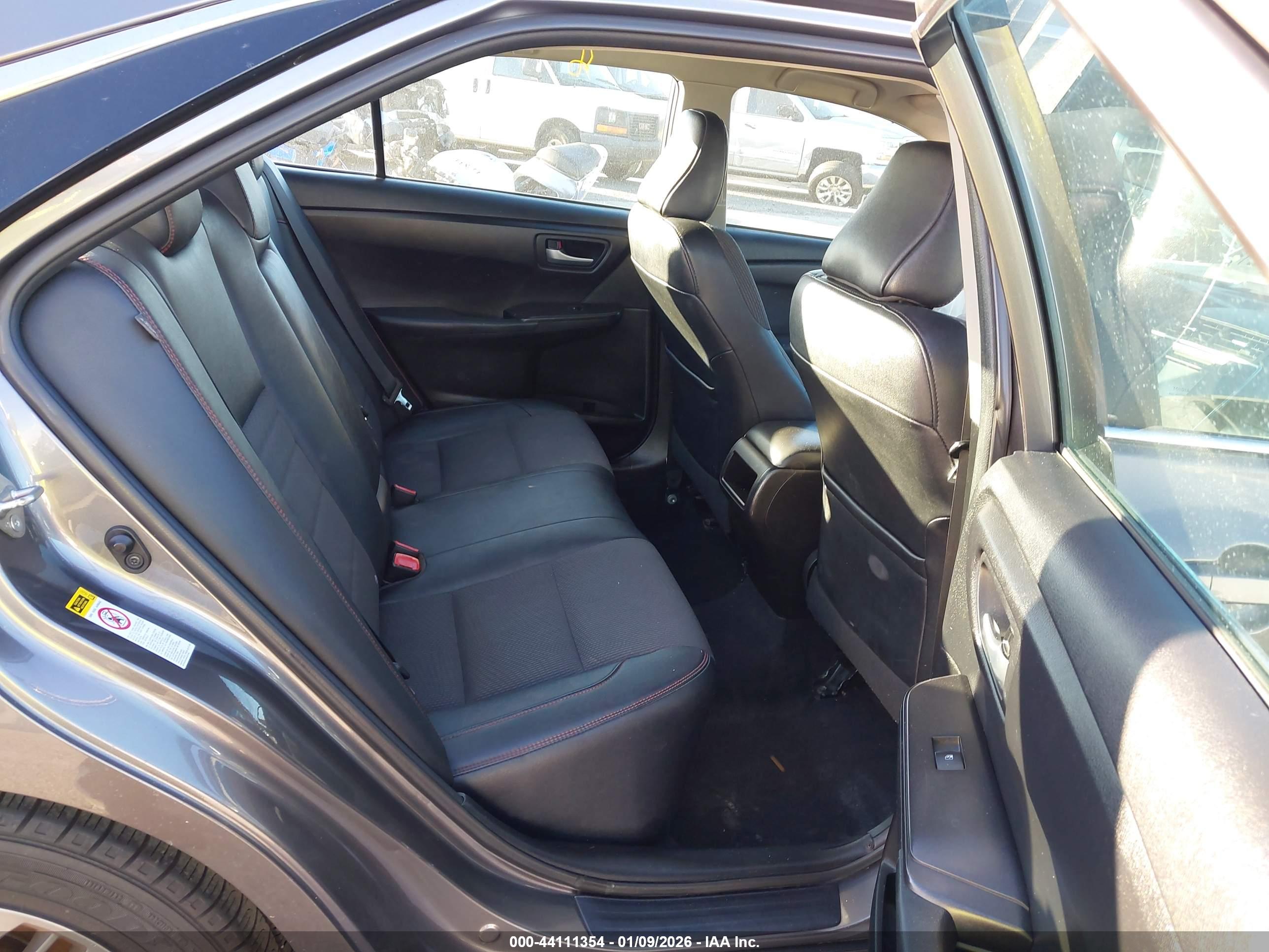 TOYOTA CAMRY image 8