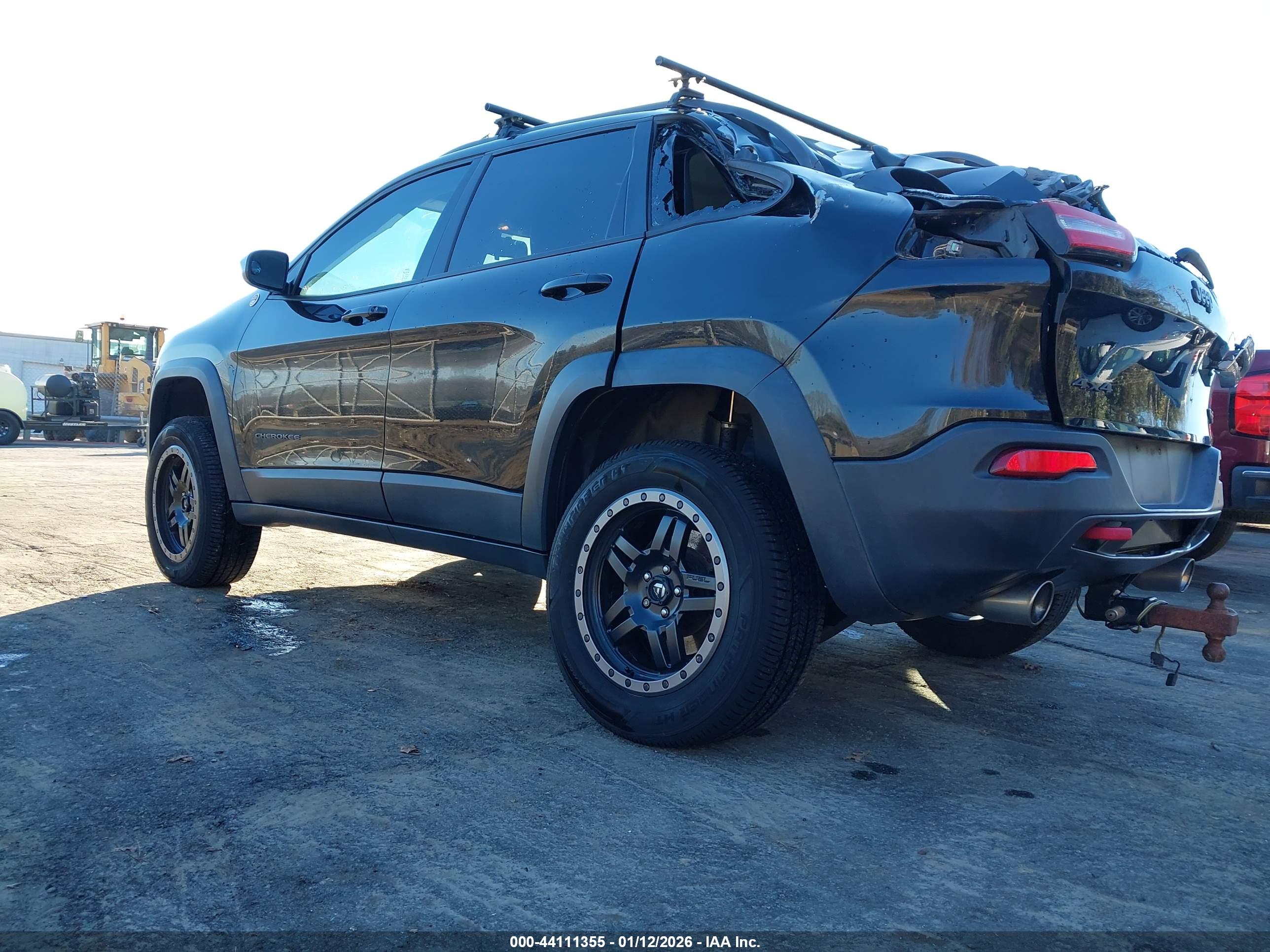 JEEP CHEROKEE image 3
