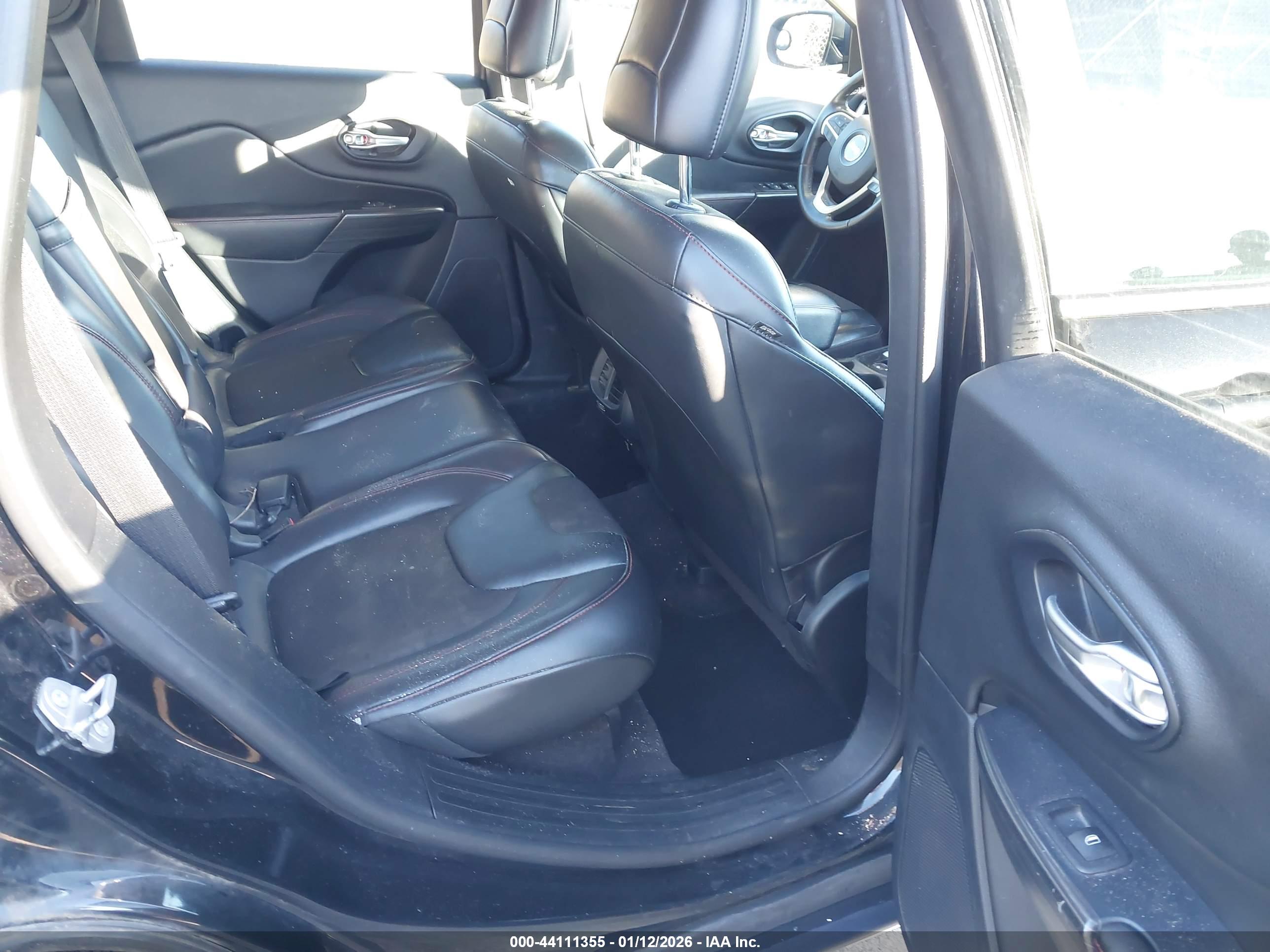JEEP CHEROKEE image 8