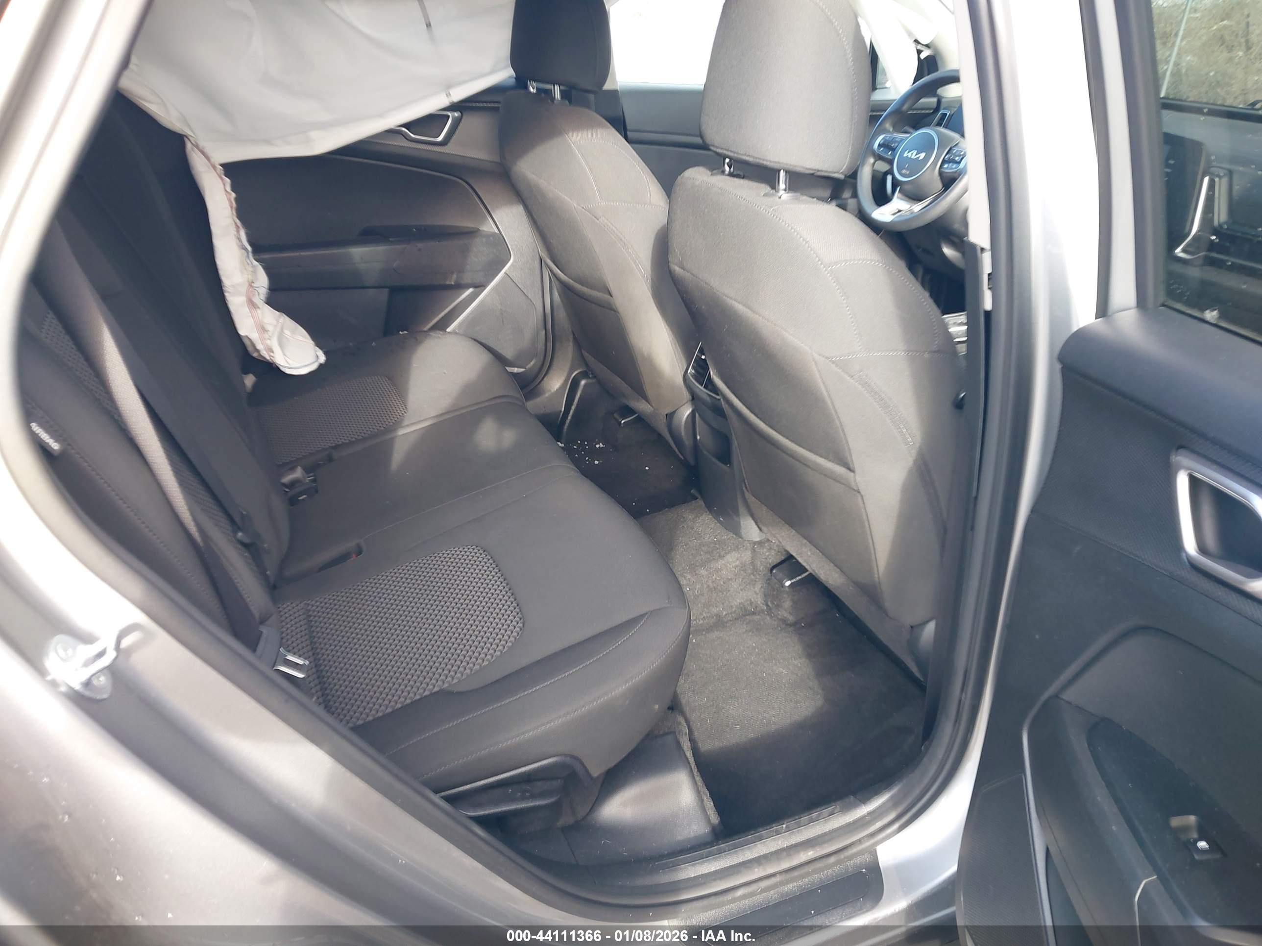 KIA SPORTAGE image 8