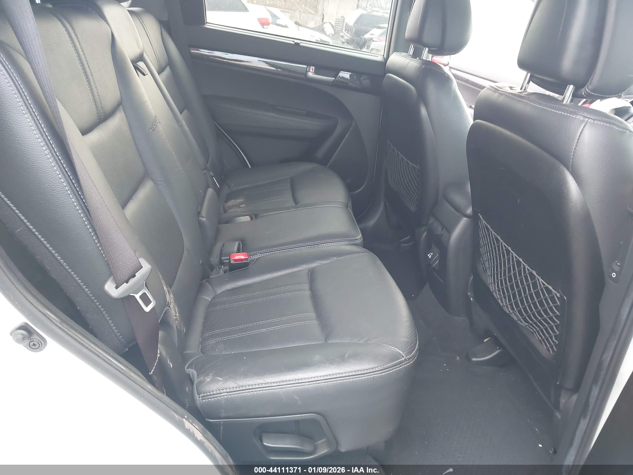 KIA SORENTO image 8