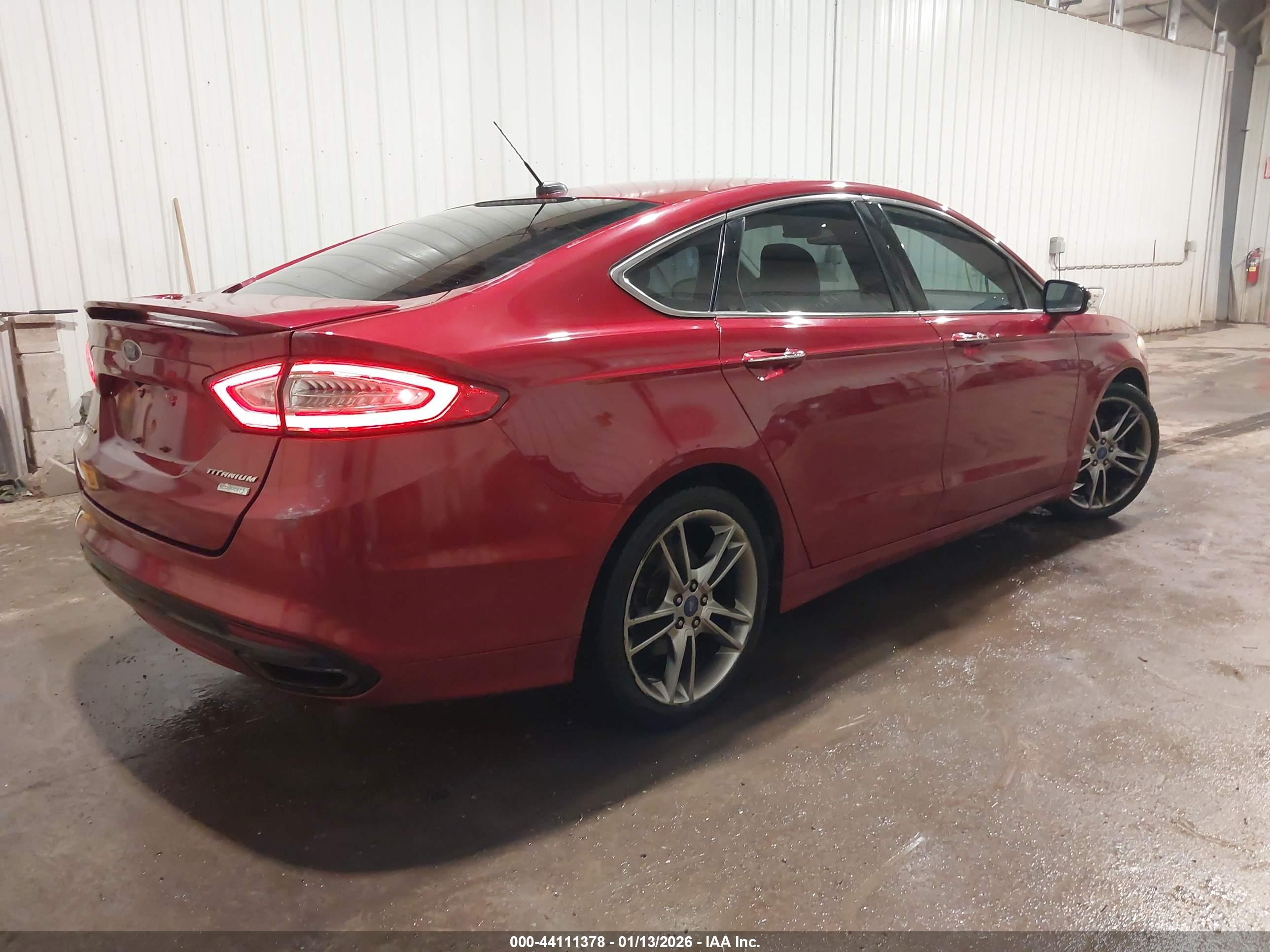 FORD FUSION image 4