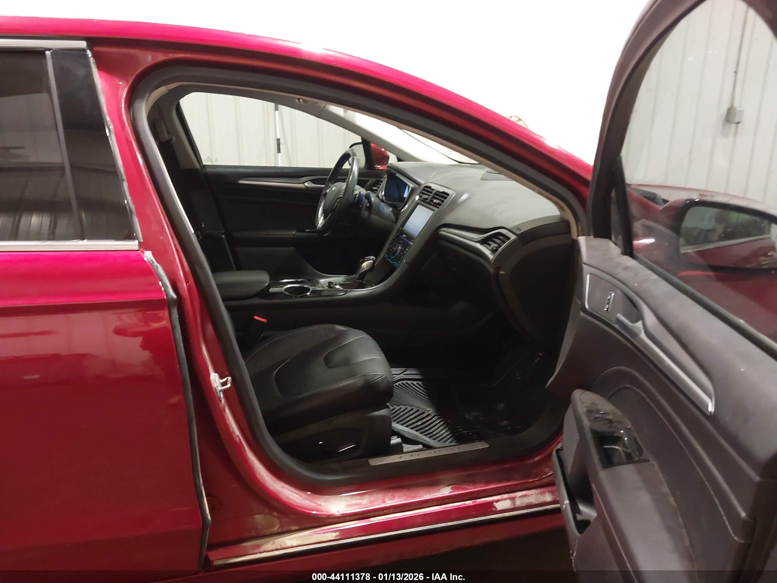 FORD FUSION image 5
