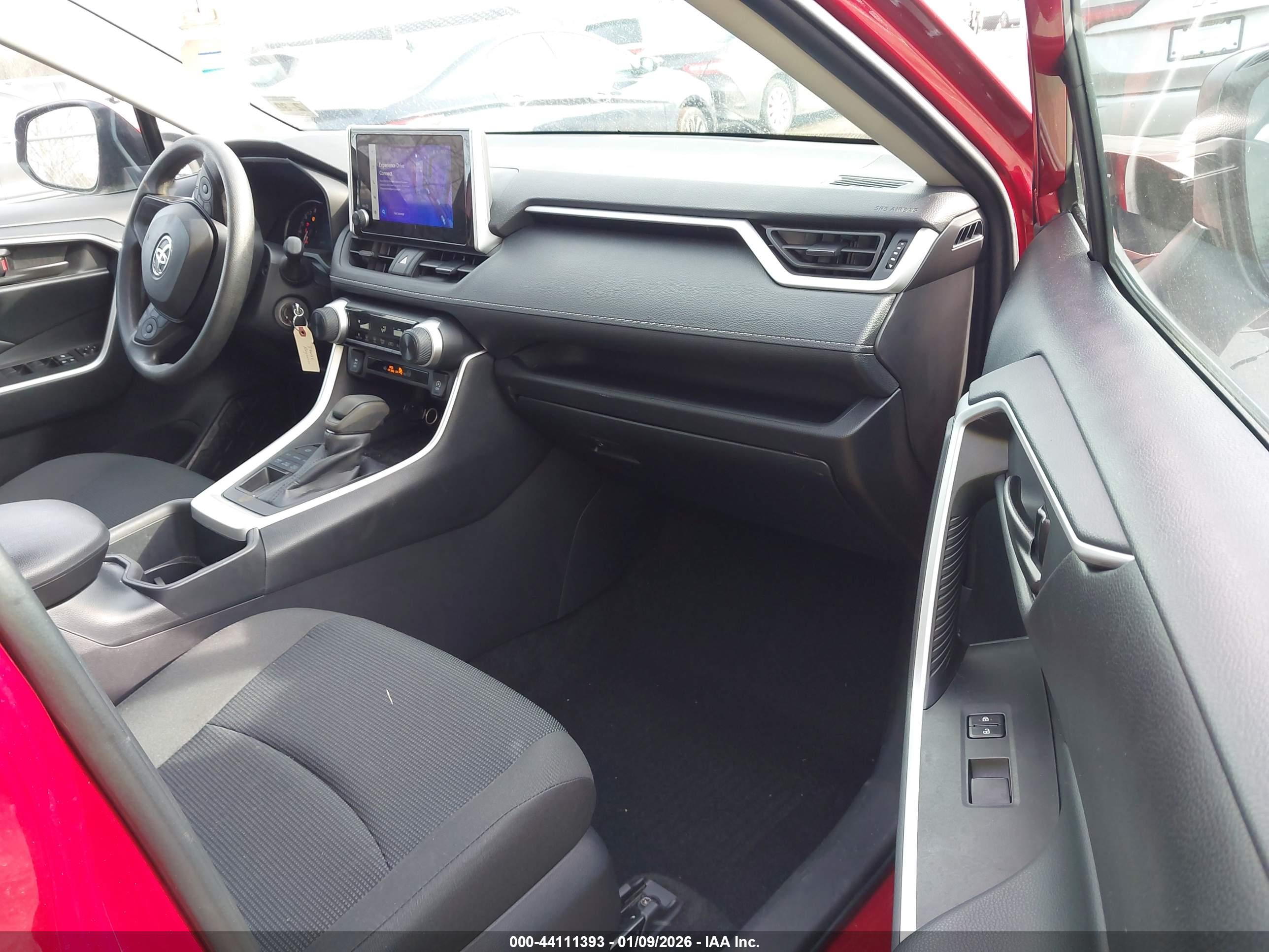 TOYOTA RAV4 image 5