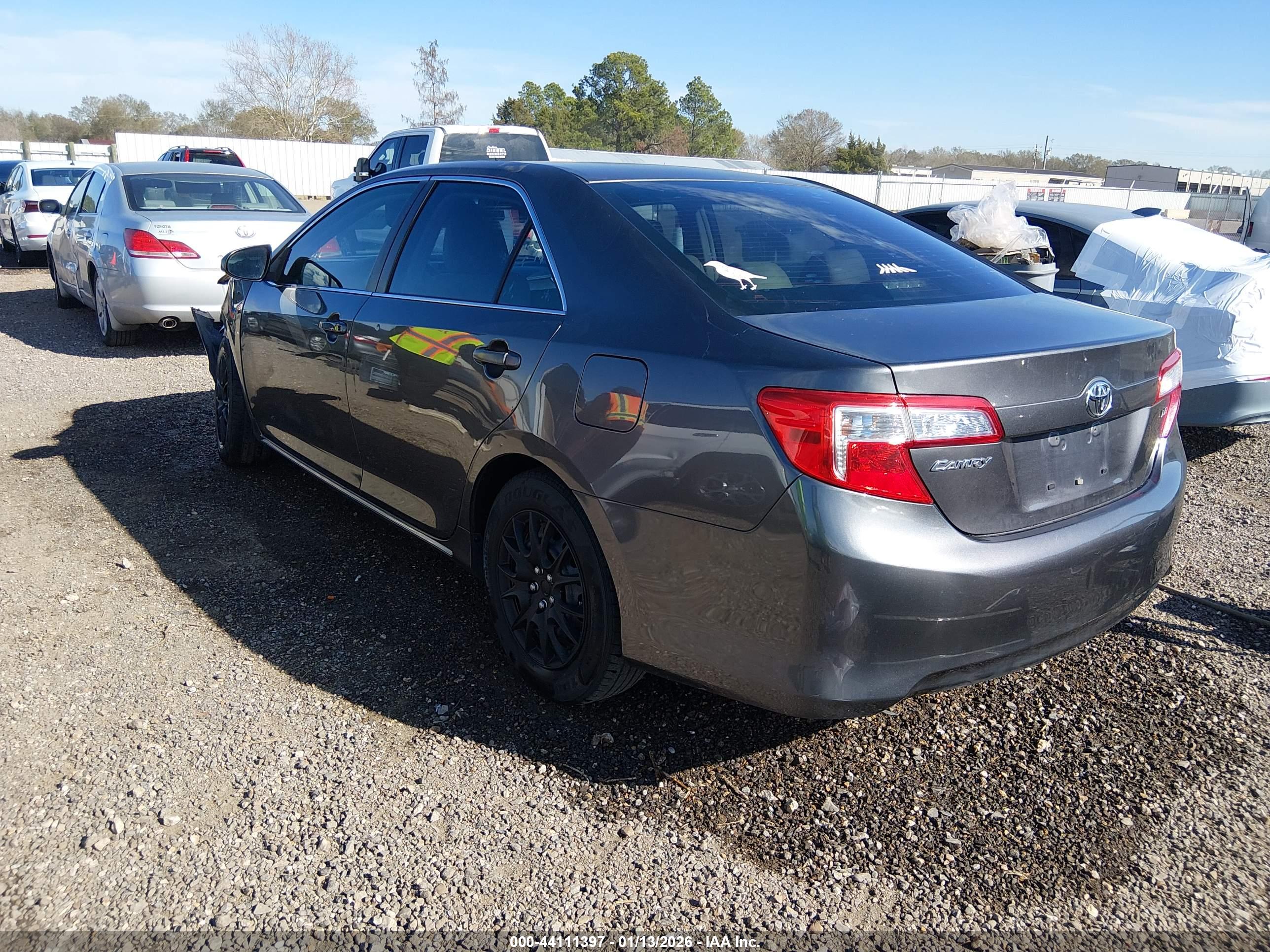 TOYOTA CAMRY image 3