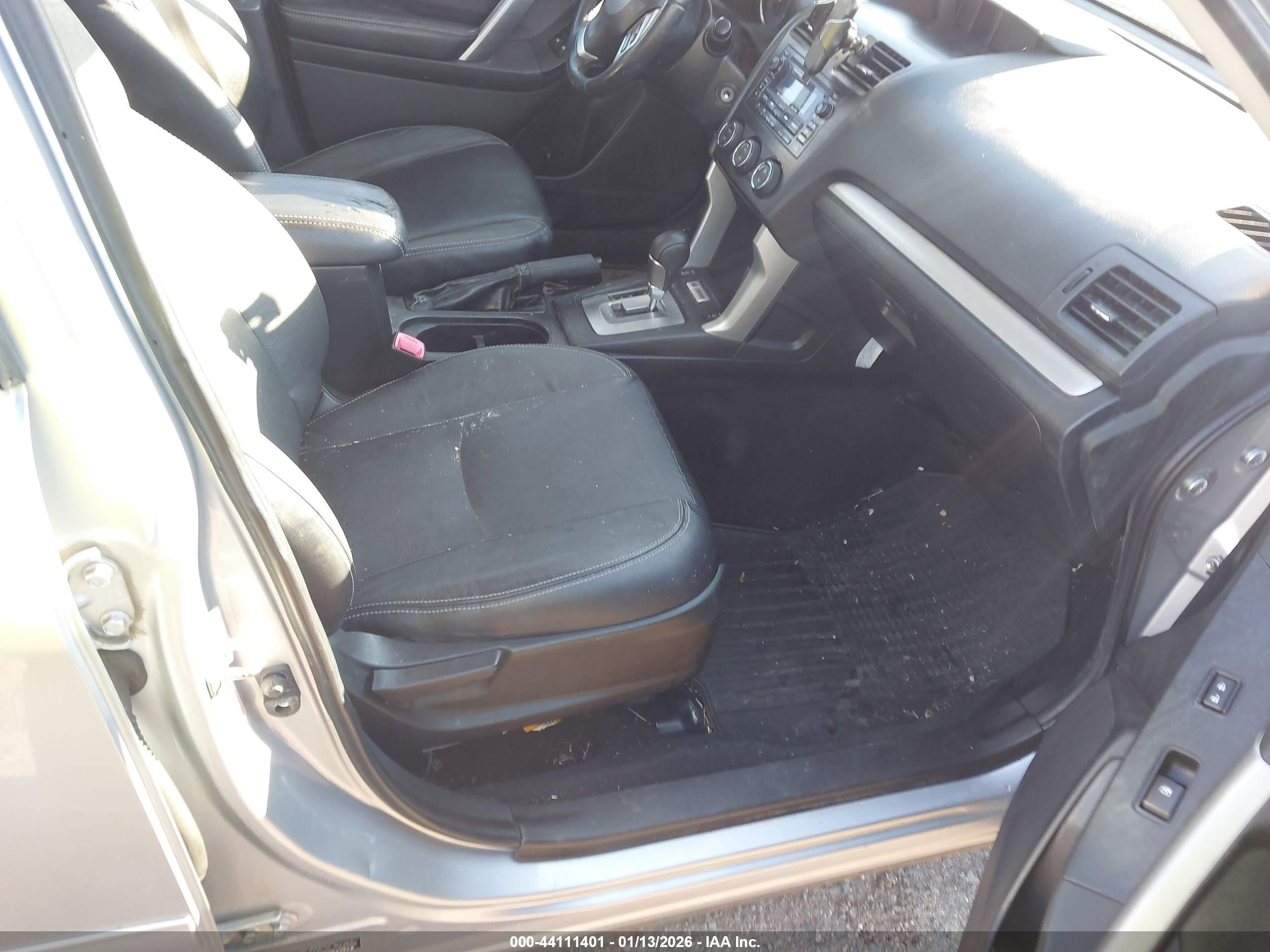 SUBARU FORESTER image 5