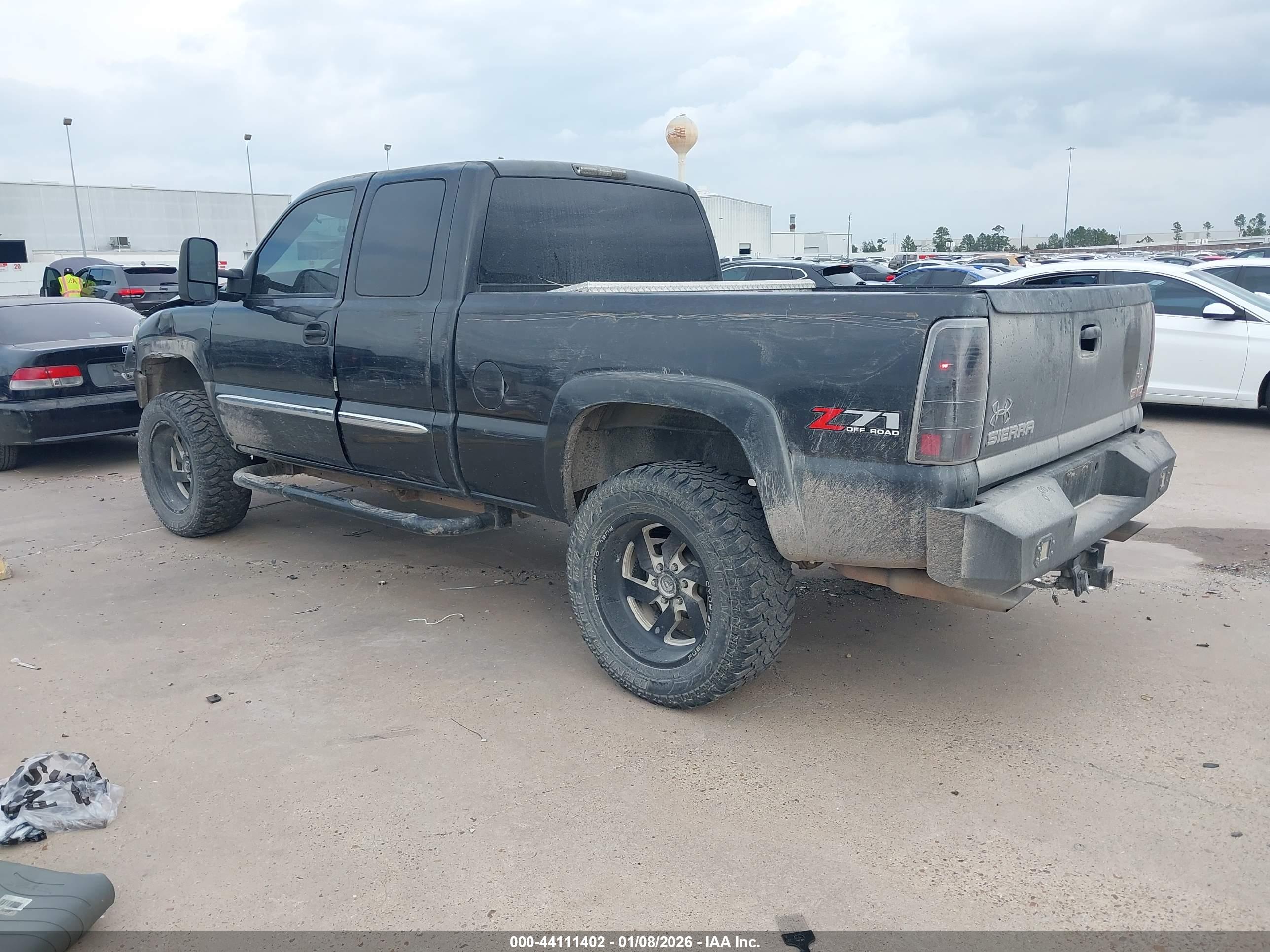 GMC SIERRA image 3