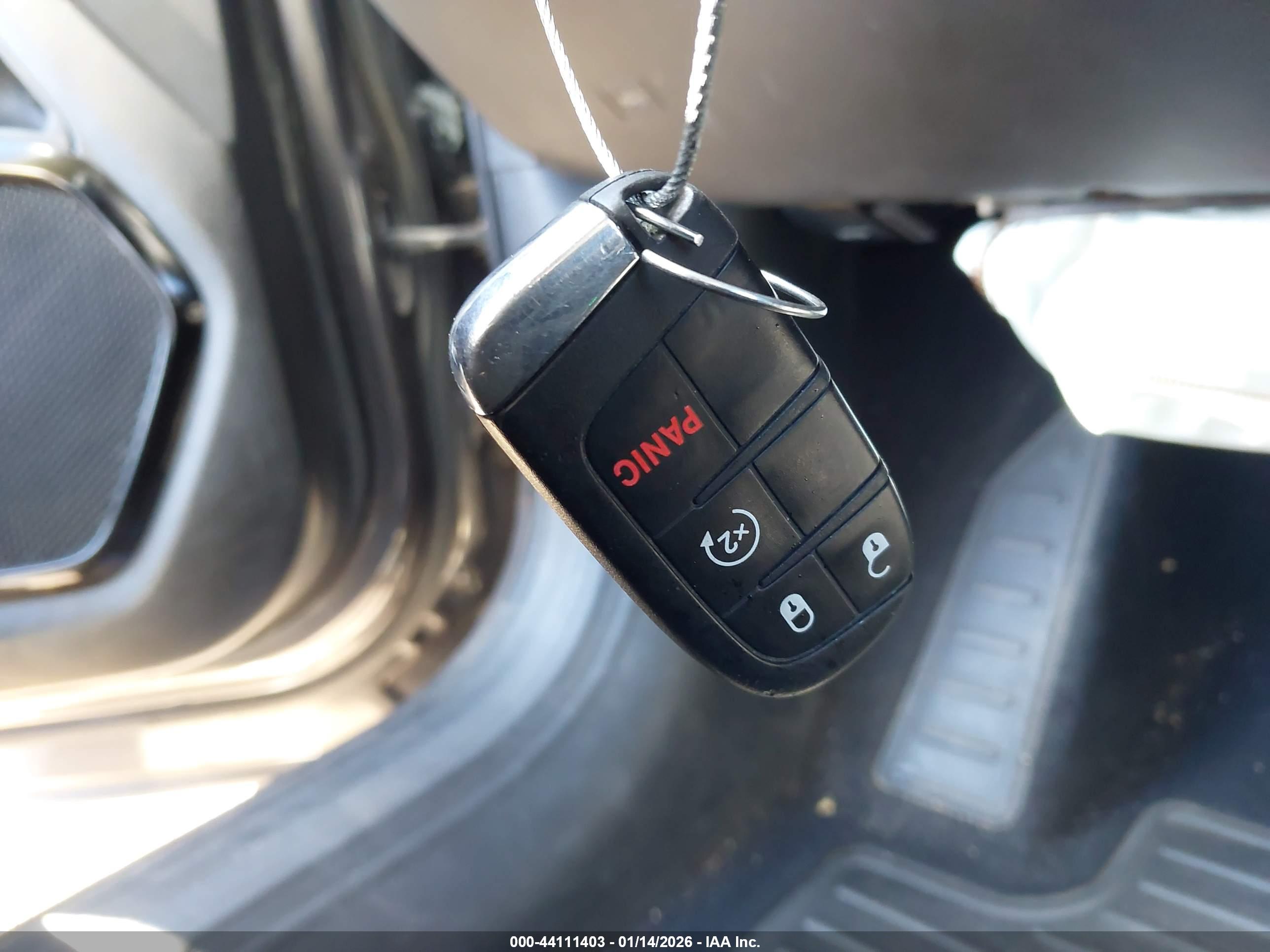 JEEP RENEGADE image 11