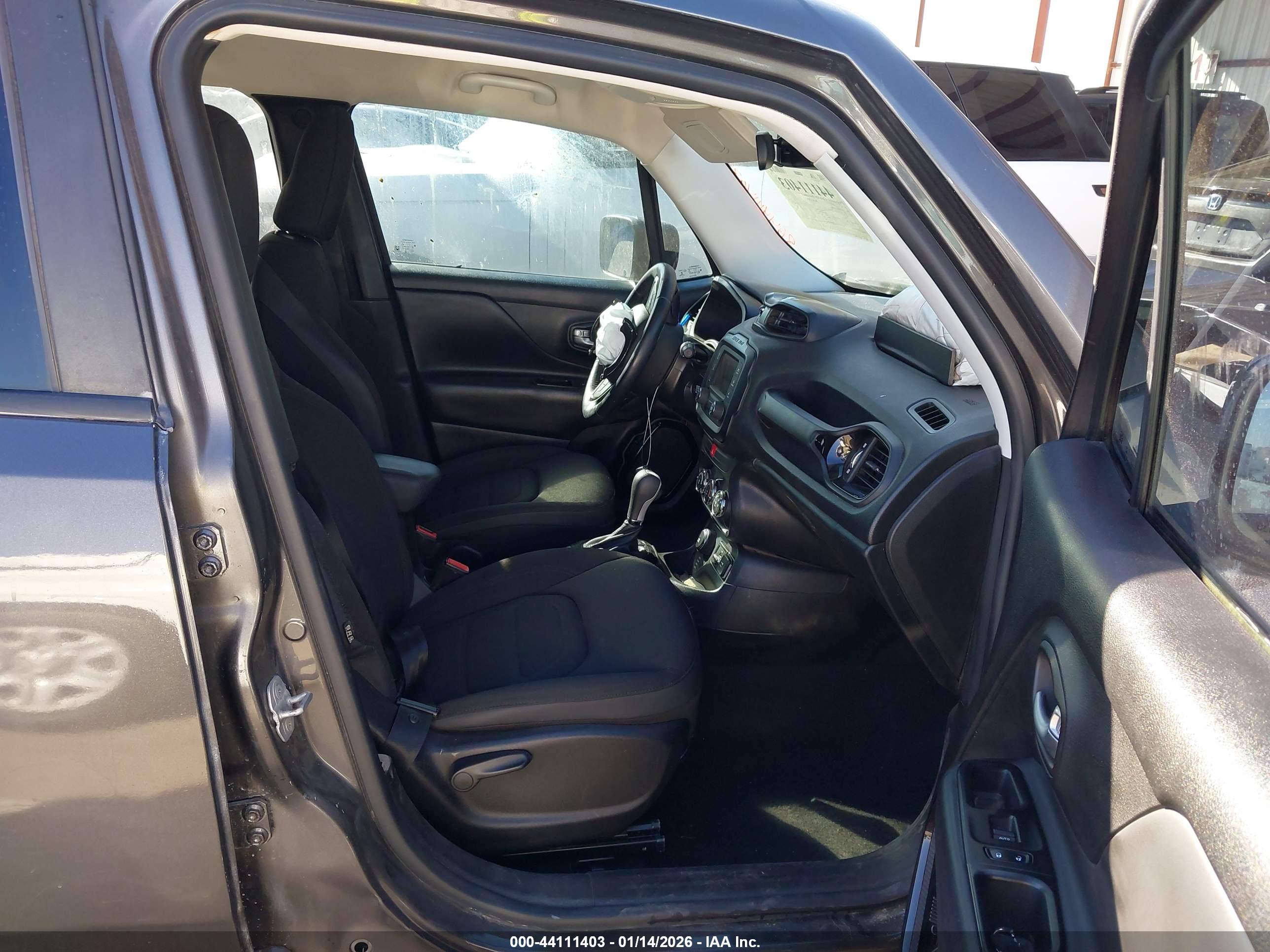 JEEP RENEGADE image 5