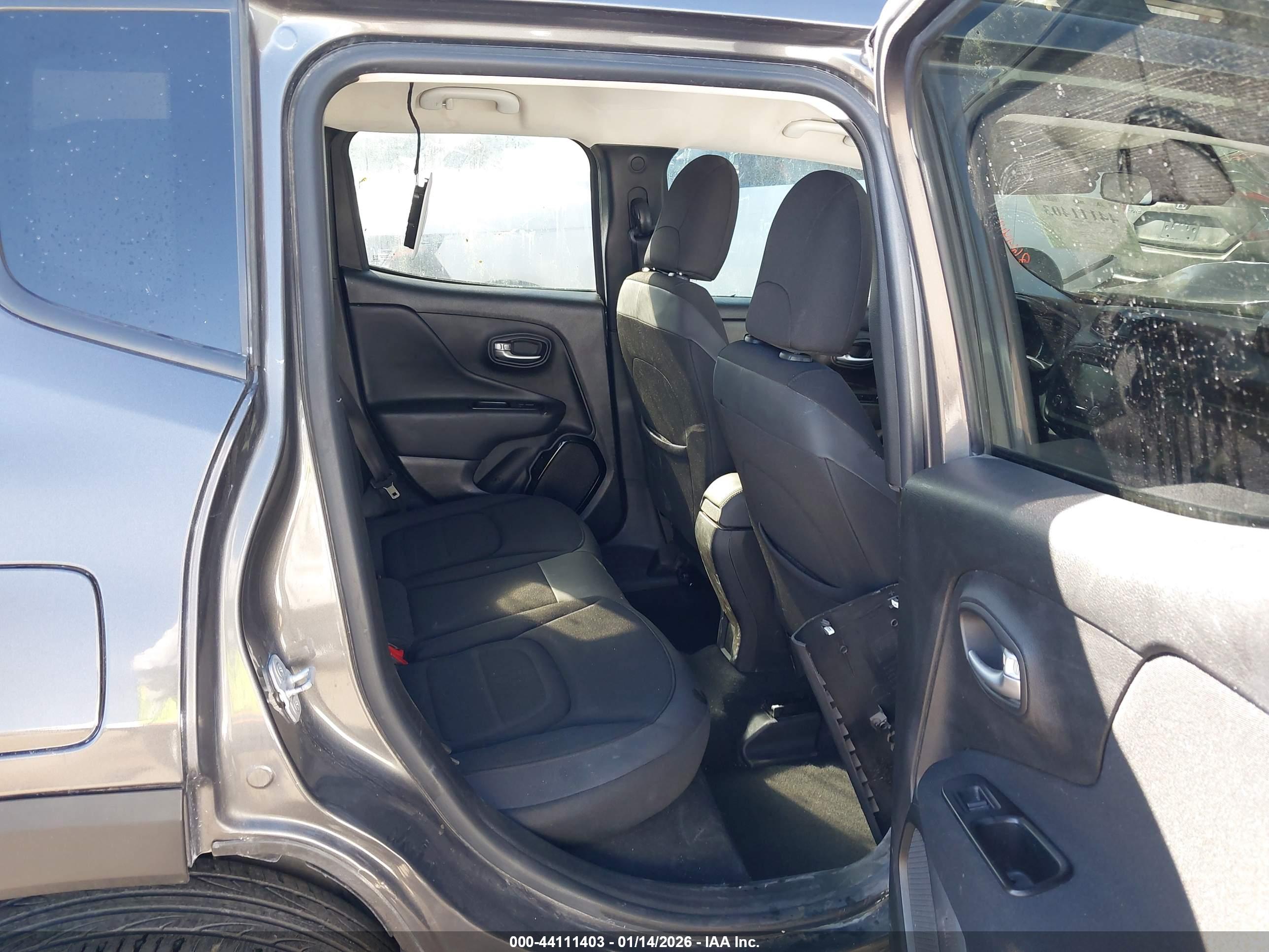 JEEP RENEGADE image 8