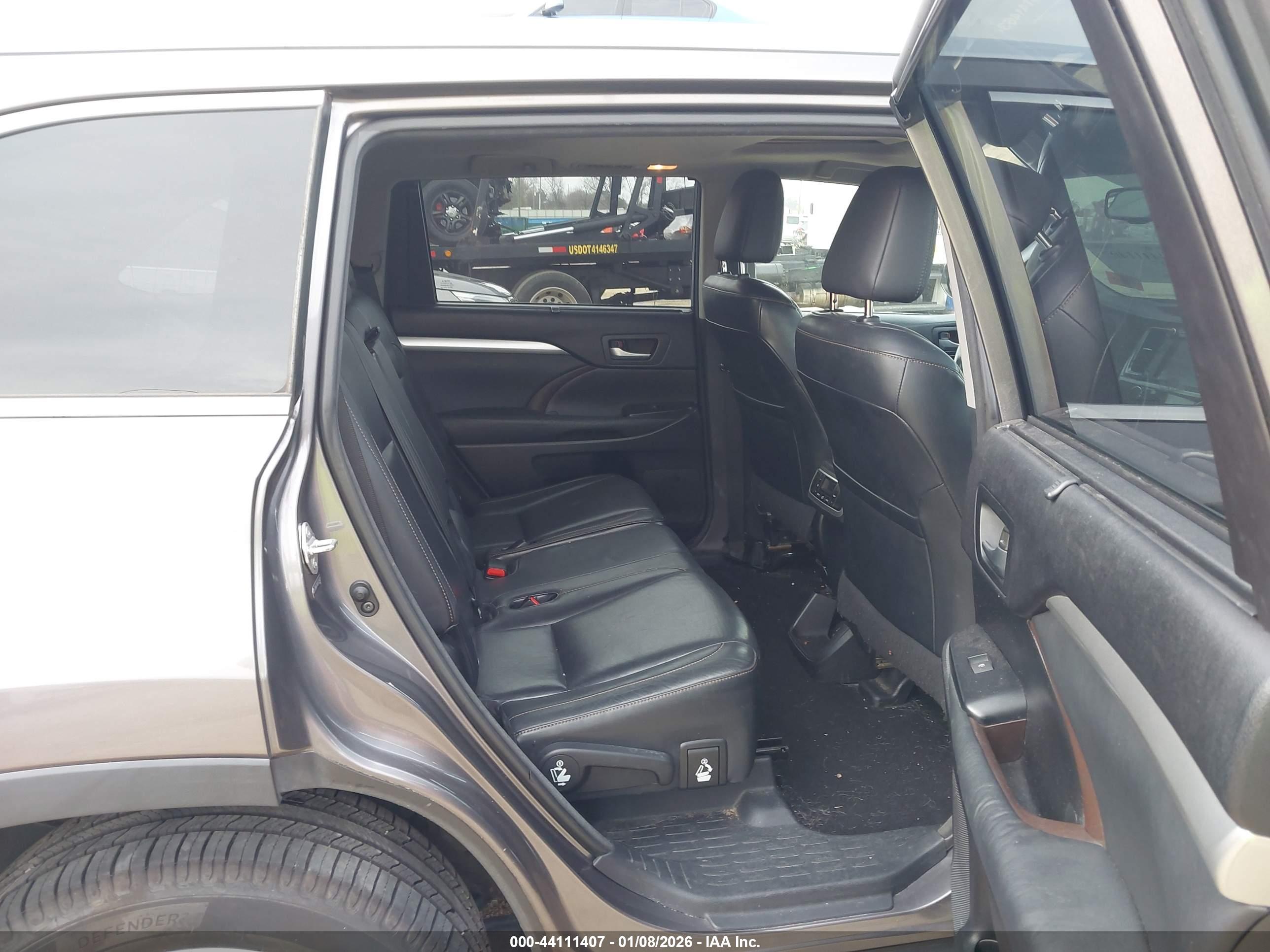 TOYOTA HIGHLANDER image 8